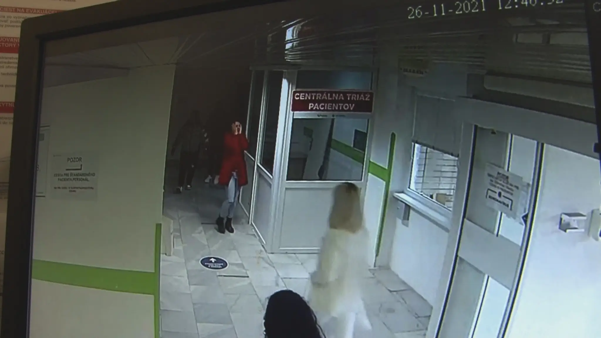 Boli hluční, kopali do dverí, vyhrážali sa personálu ublížením na zdraví.