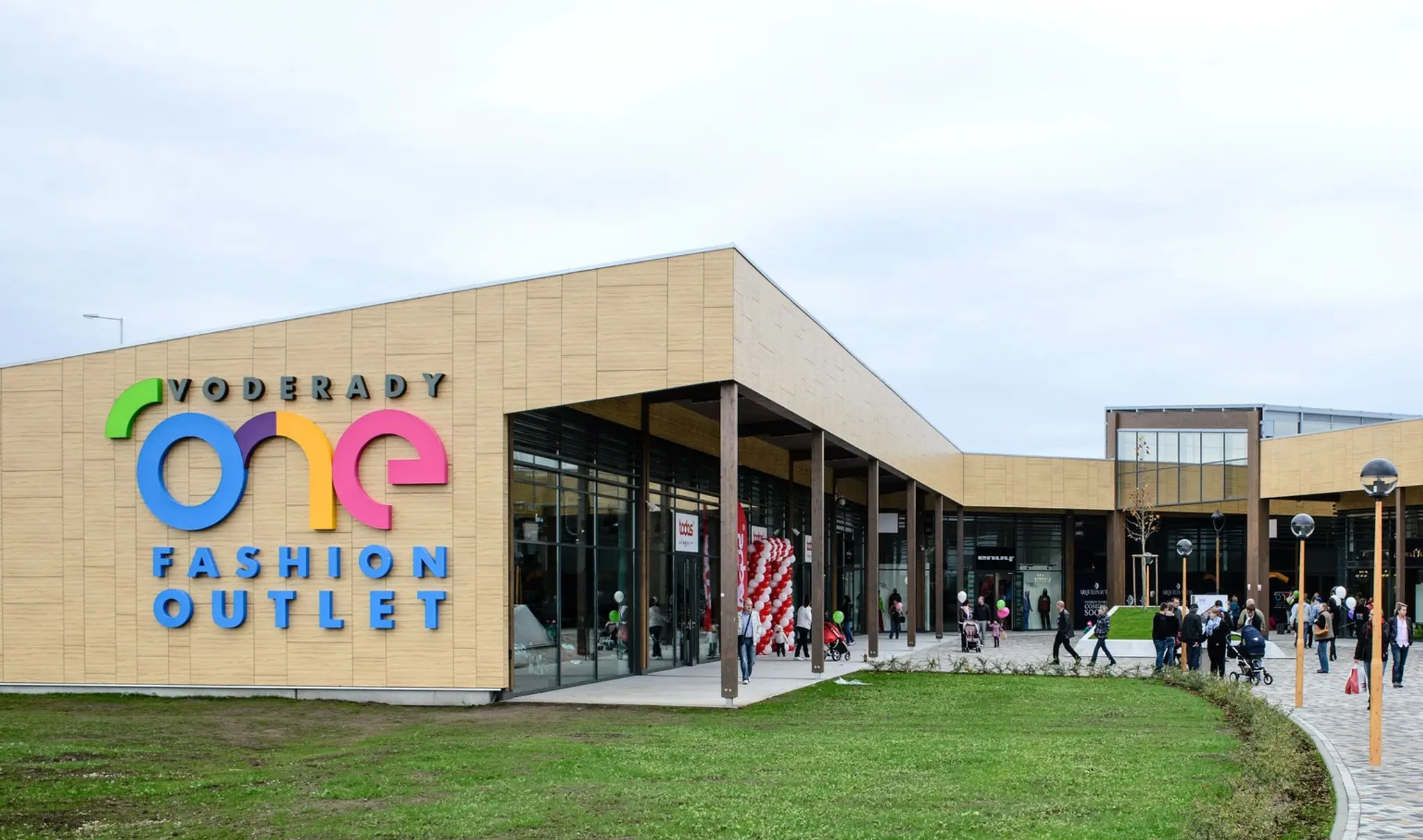Na snímke prvé outletové centrom na Slovensku ONE Fashion Outlet vo Voderadoch
