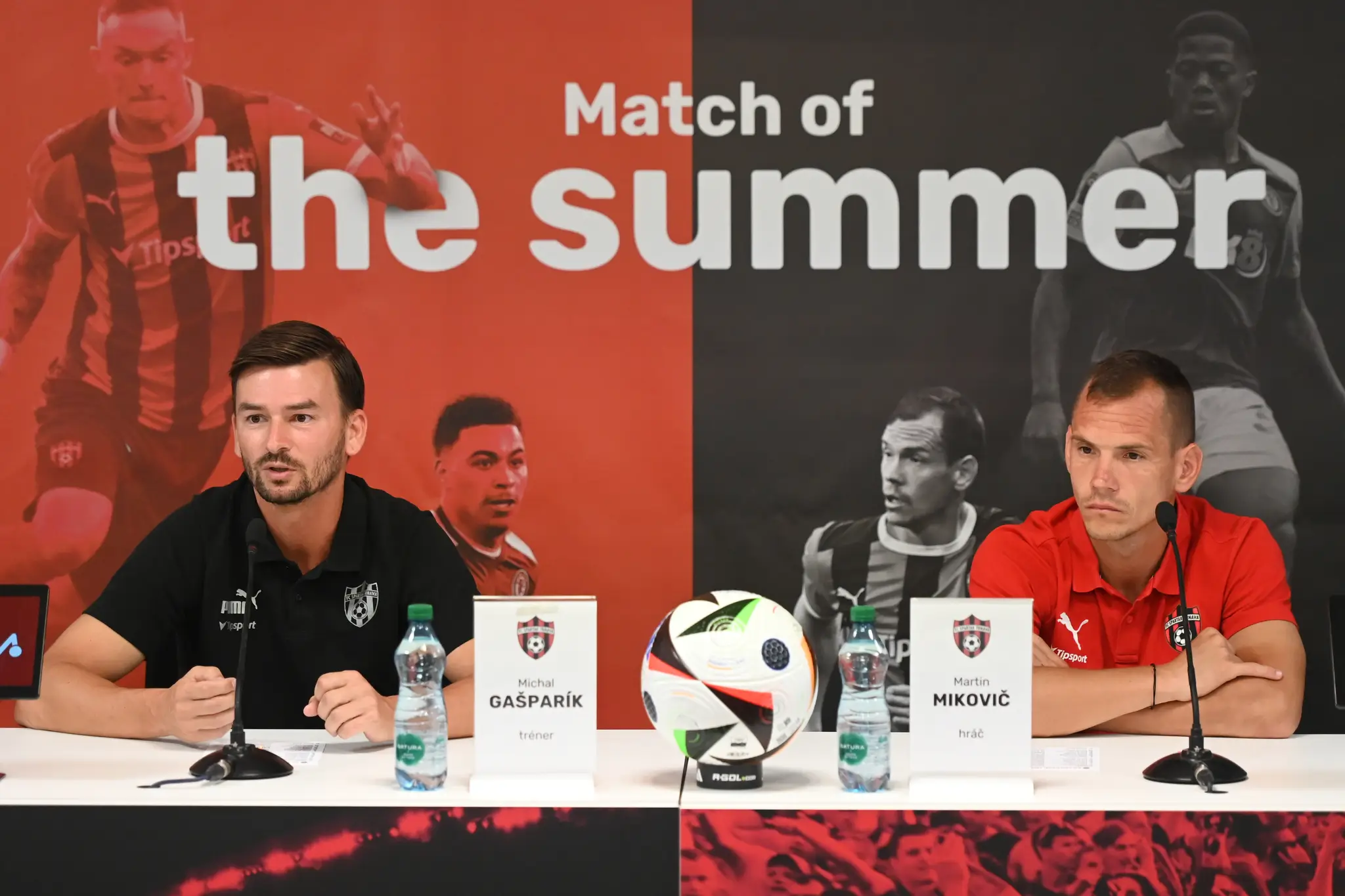 Na snímke zľava tréner Spartaka Michal Gašparík a kapitán Martin Mikovič