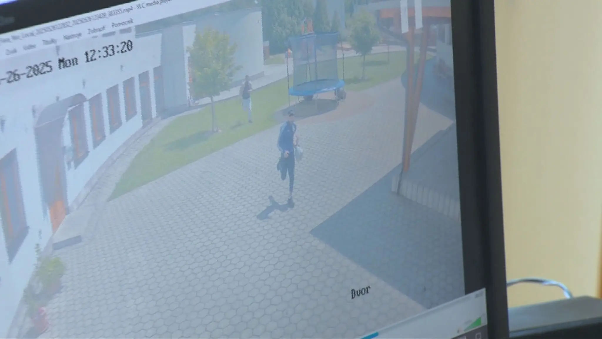 Do cirkevnej materskej školy v Leviciach vtrhli dvaja neznámi muži.