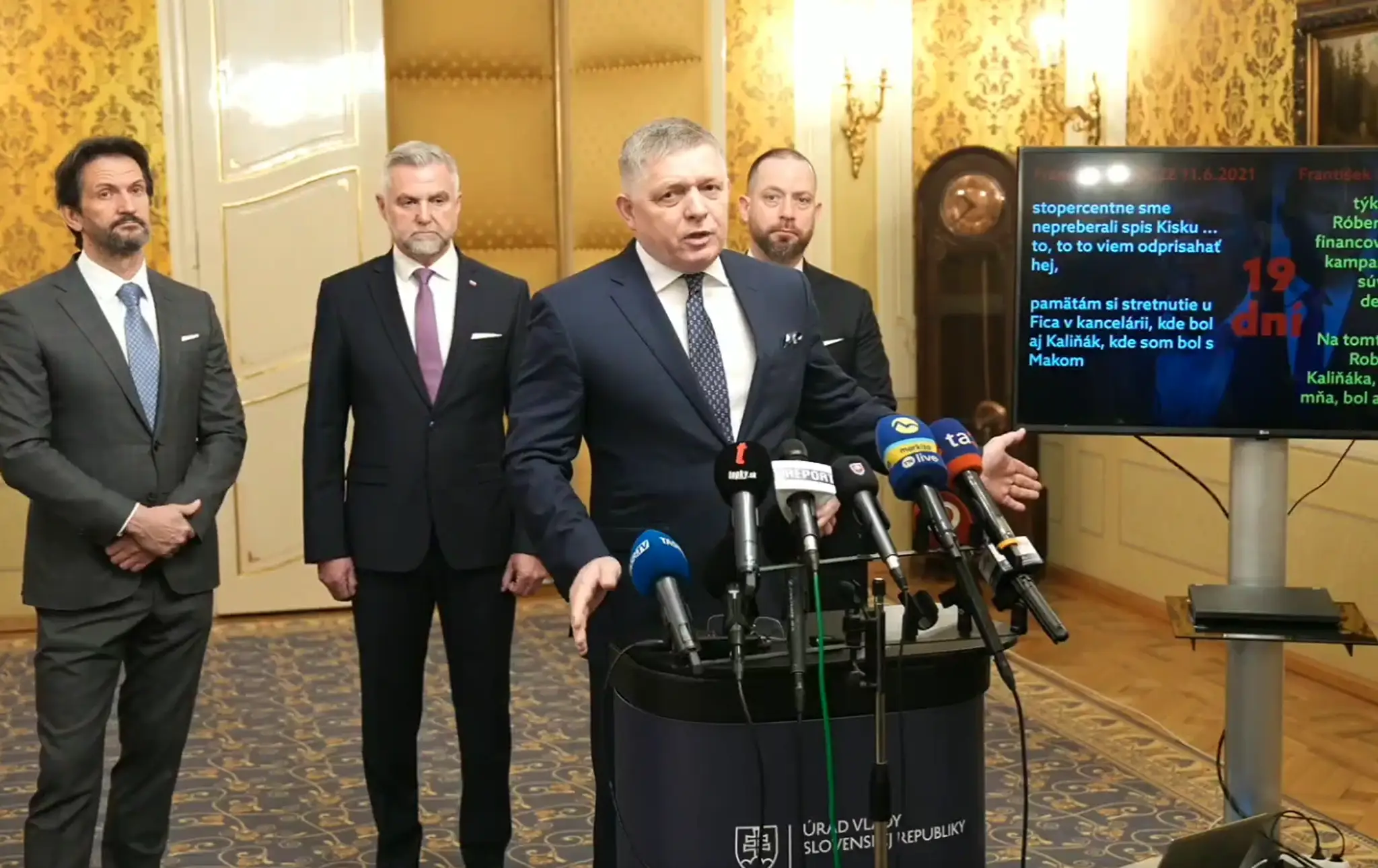 Premiér Fico na tlačovej besede hovoril o kajúcnikoch.