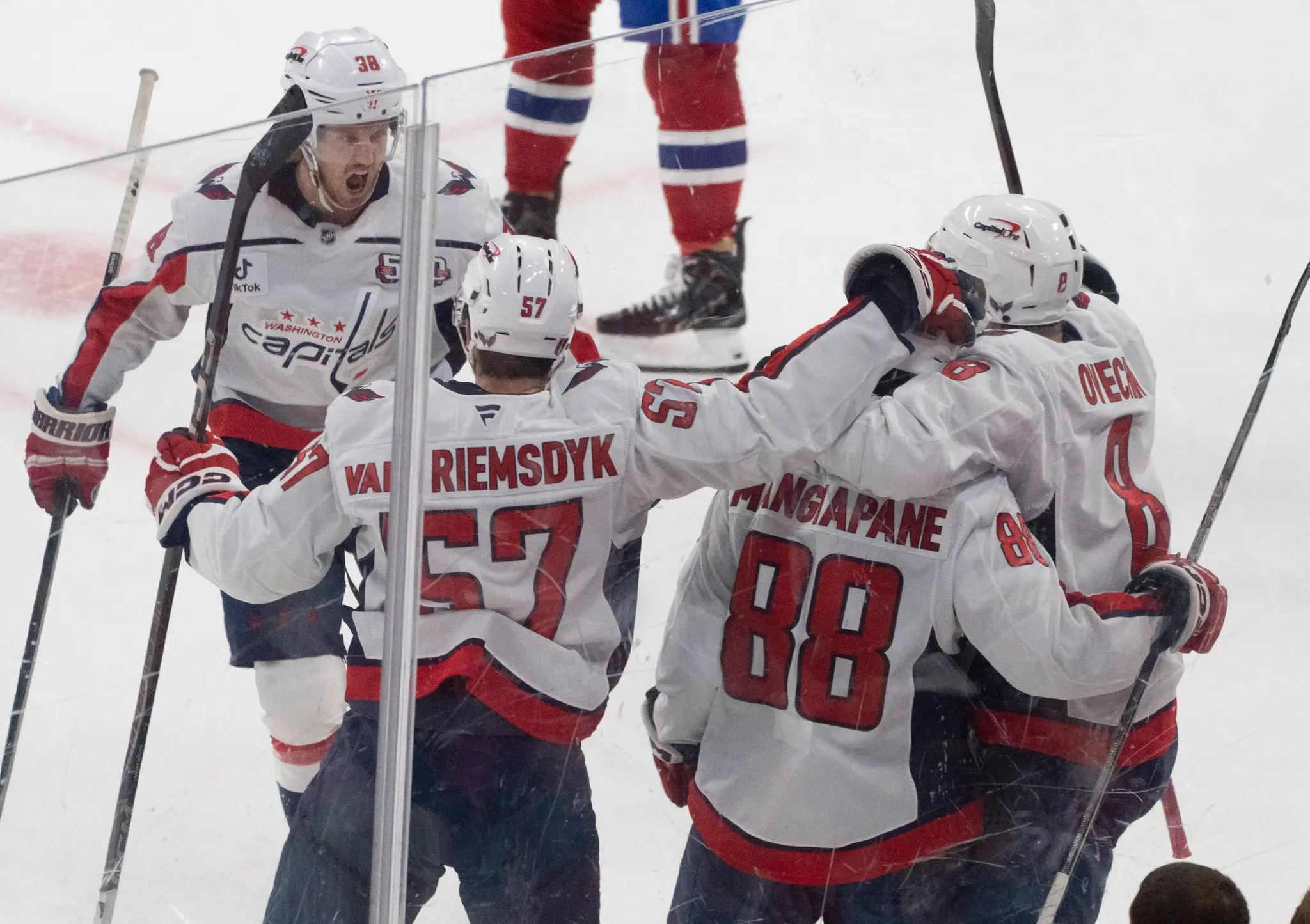 Gólová radosť hokejistov Washingtonu Capitals.