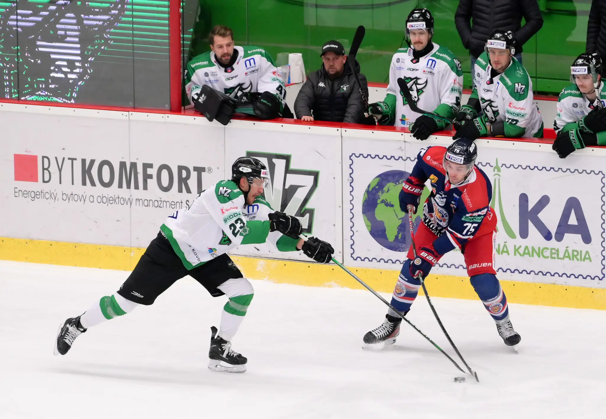 Tomáš Mikúš a Patrik Marcinek v zápase medzi HC MIKRON Nové Zámky – HKM Zvolen 
