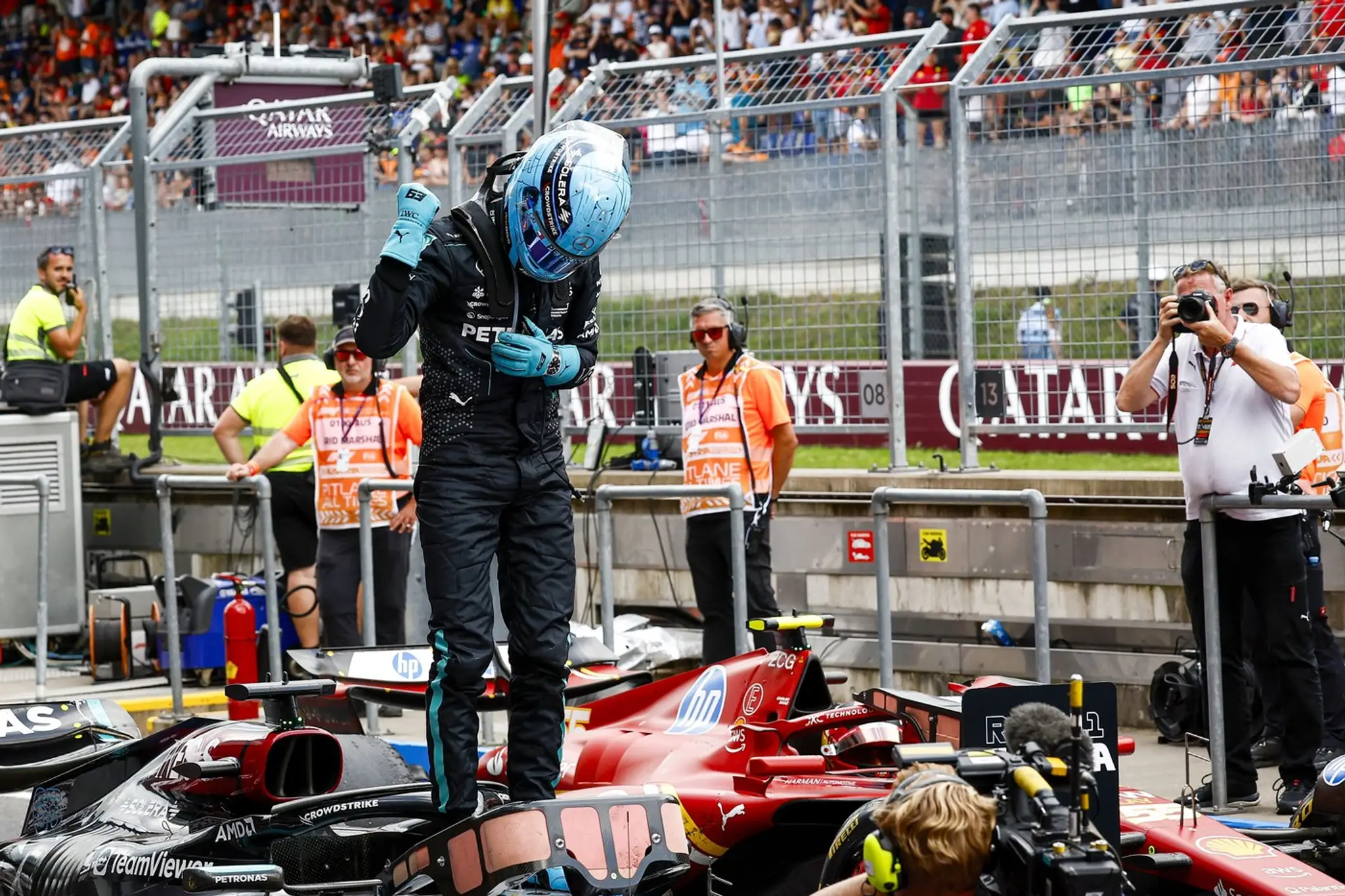 Britský jazdec George Russell na Mercedese vyhral Veľkú cenu Rakúska seriálu MS F1 a zaznamenal druhý triumf v kariére. 
