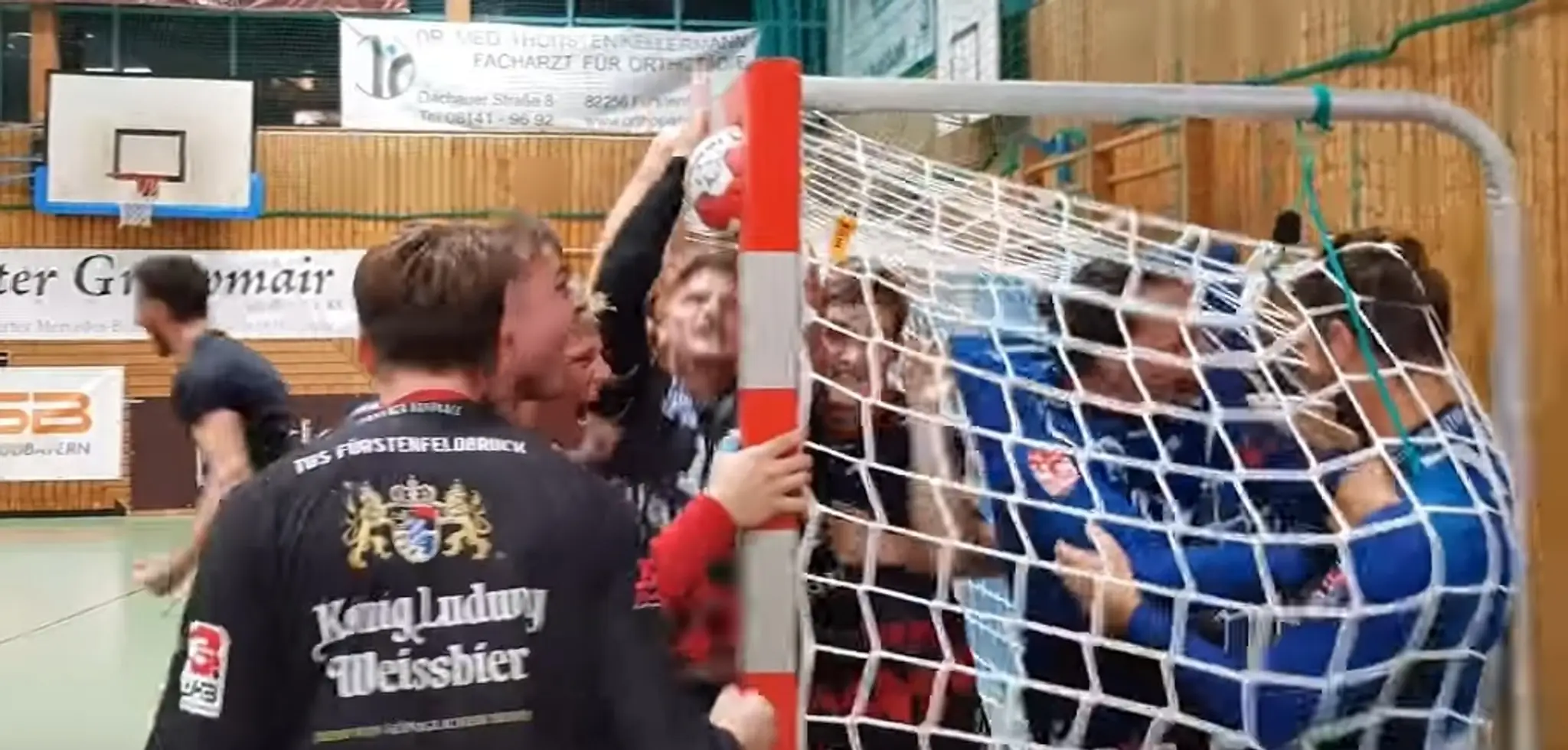 Radosť hráčov Fürstenfeldbrecku po triumfe nad Konstanzom.