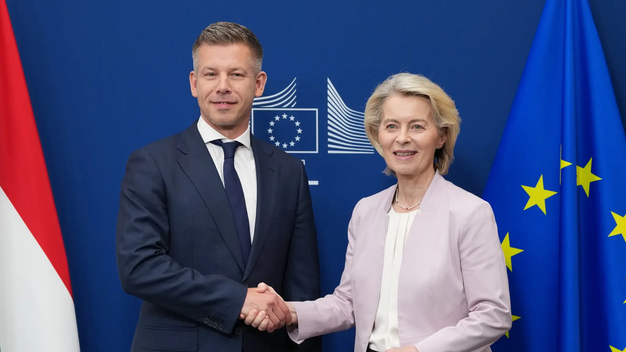 Predsedníčka Európskej komisie (EK) Ursula von der Leyenová a maďarský premiér Péter Magyar