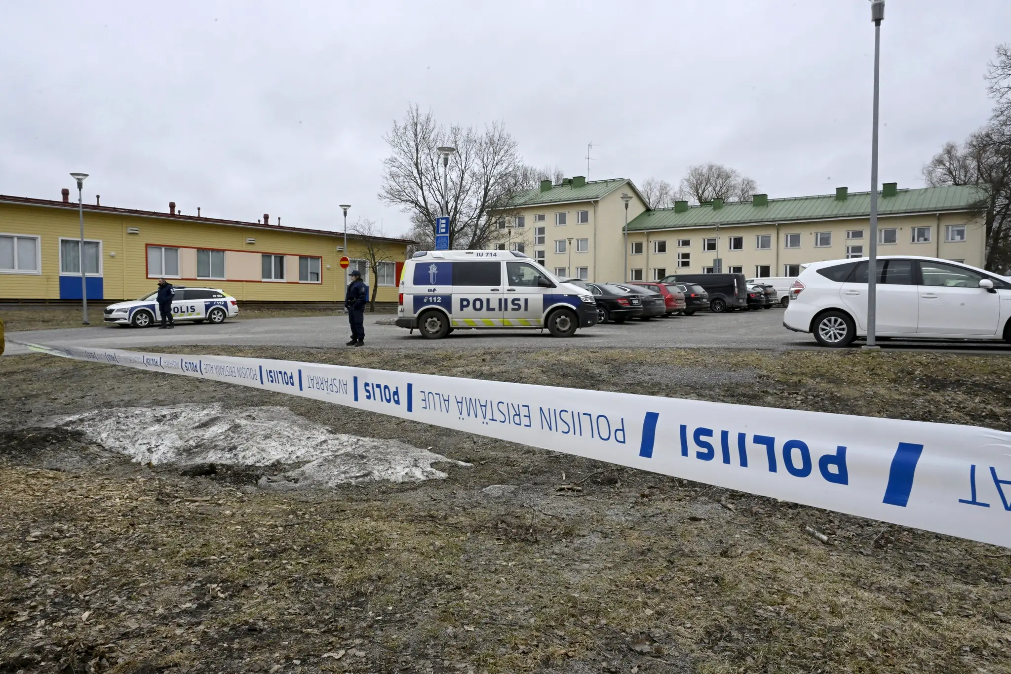 V škole pri Helsinkách sa strieľalo