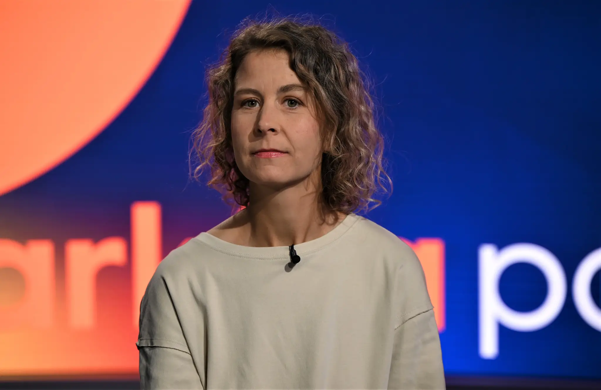 Veronika Prušová v relácii Cirkus Politikus s Adelom Ghannamom.