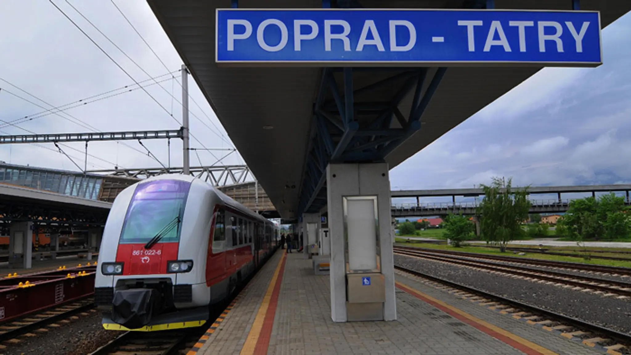 Nástupište na železničnej stanici Poprad-Tatry.