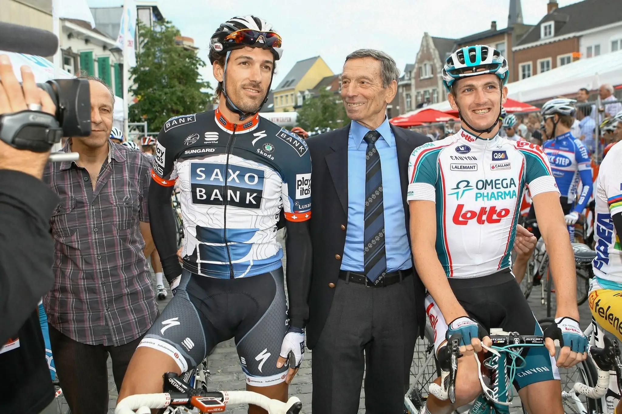 Na snímke v strede Rik van Looy.
