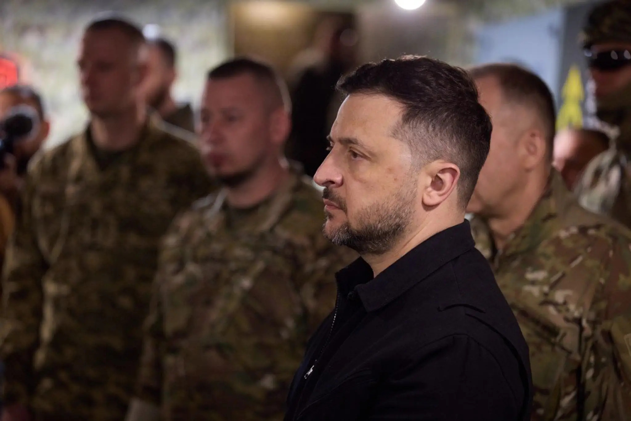 Ukrajinský prezident Volodymyr Zelenskyj počas návštevy vojenského veliteľstva.