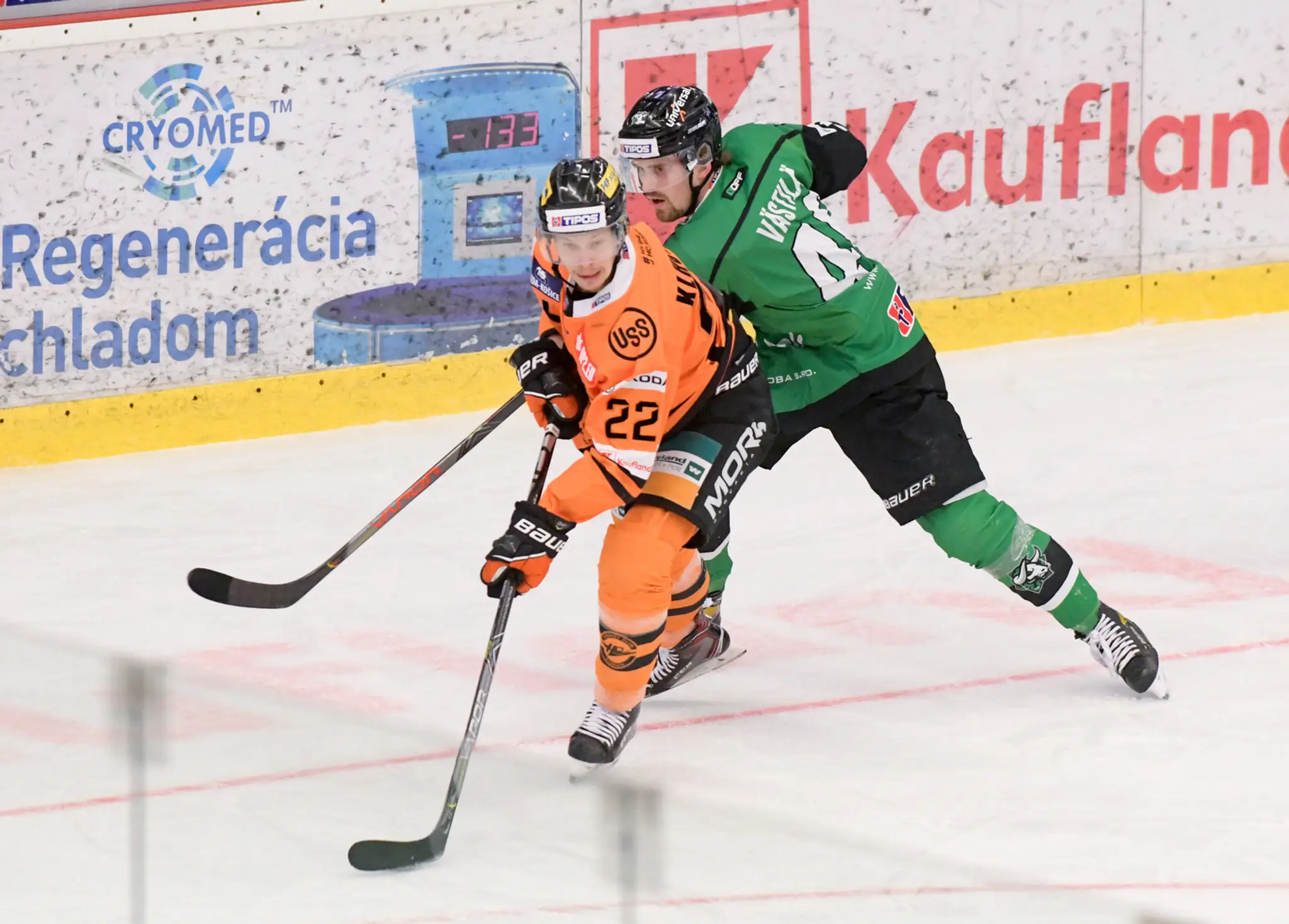 Pavel Klhufek (Košice) a Markus Vastilla (Nové Zámky) vo štvrtom zápase predkola play off.