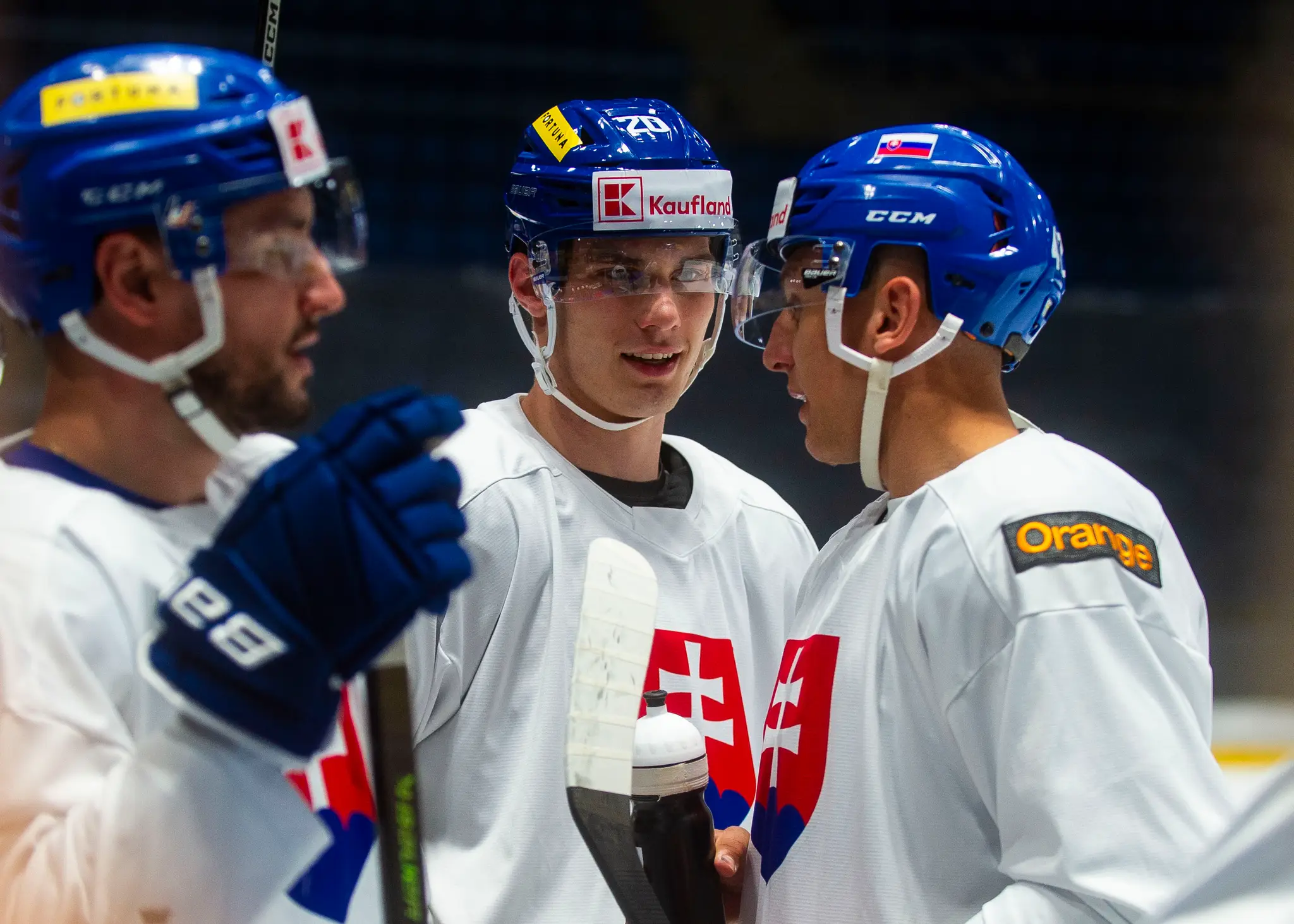 Slovenskí hokejisti počas prípravy na MS v hokeji