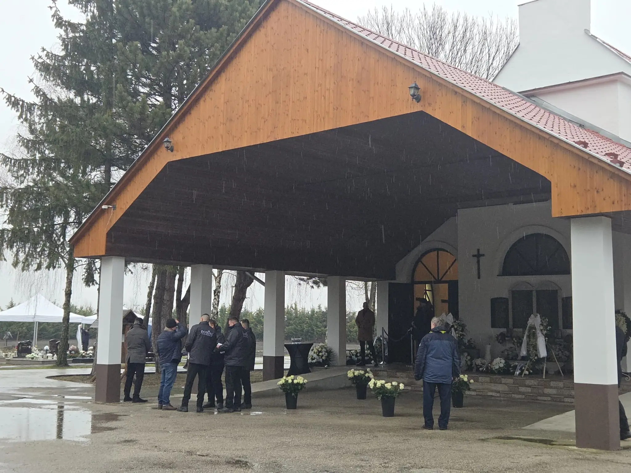Pohreb Moniky Jákliovej sprevádzajú bezpečnostné opatrenia.