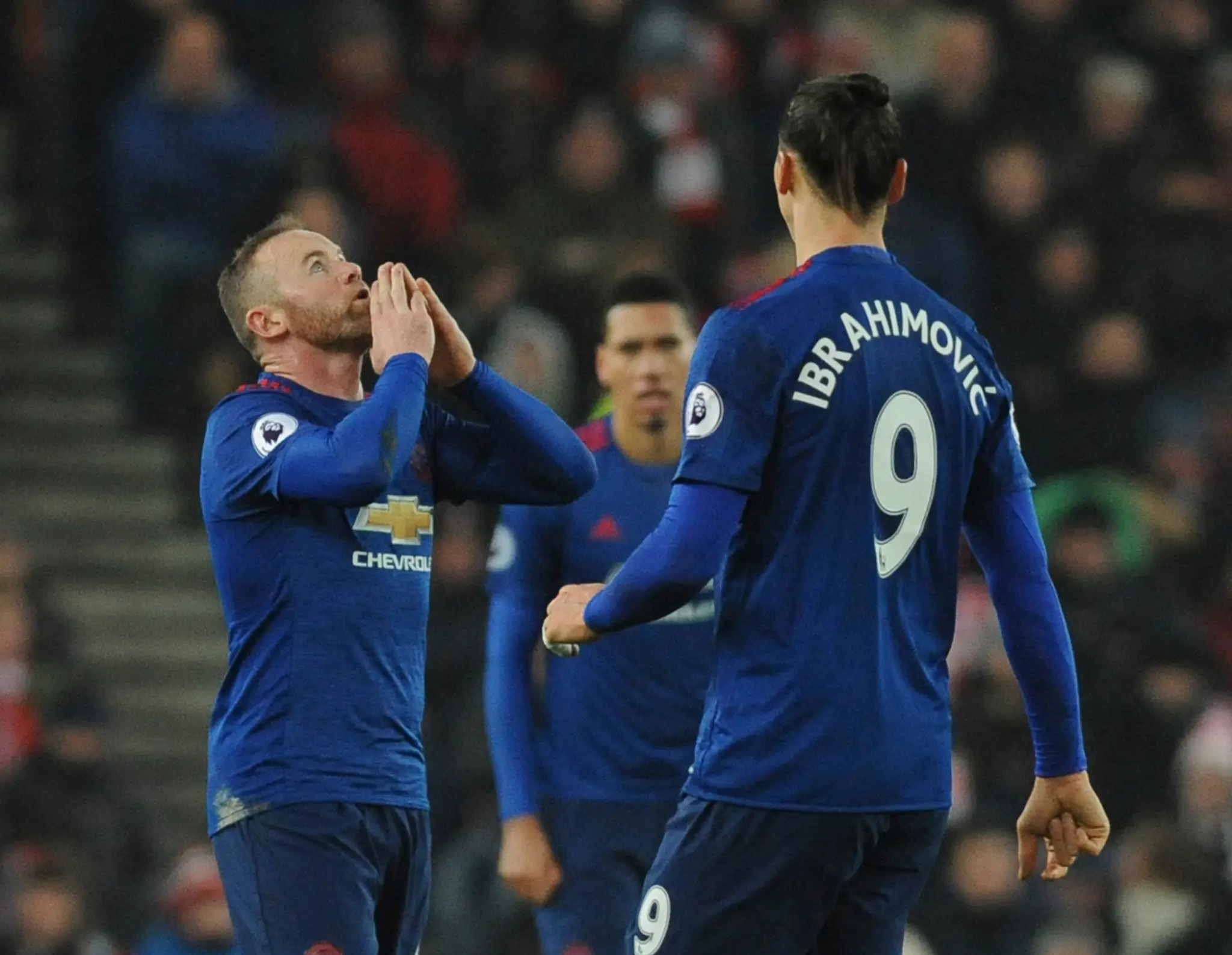 Wayne Rooney oslavuje svoj rekordný gól.