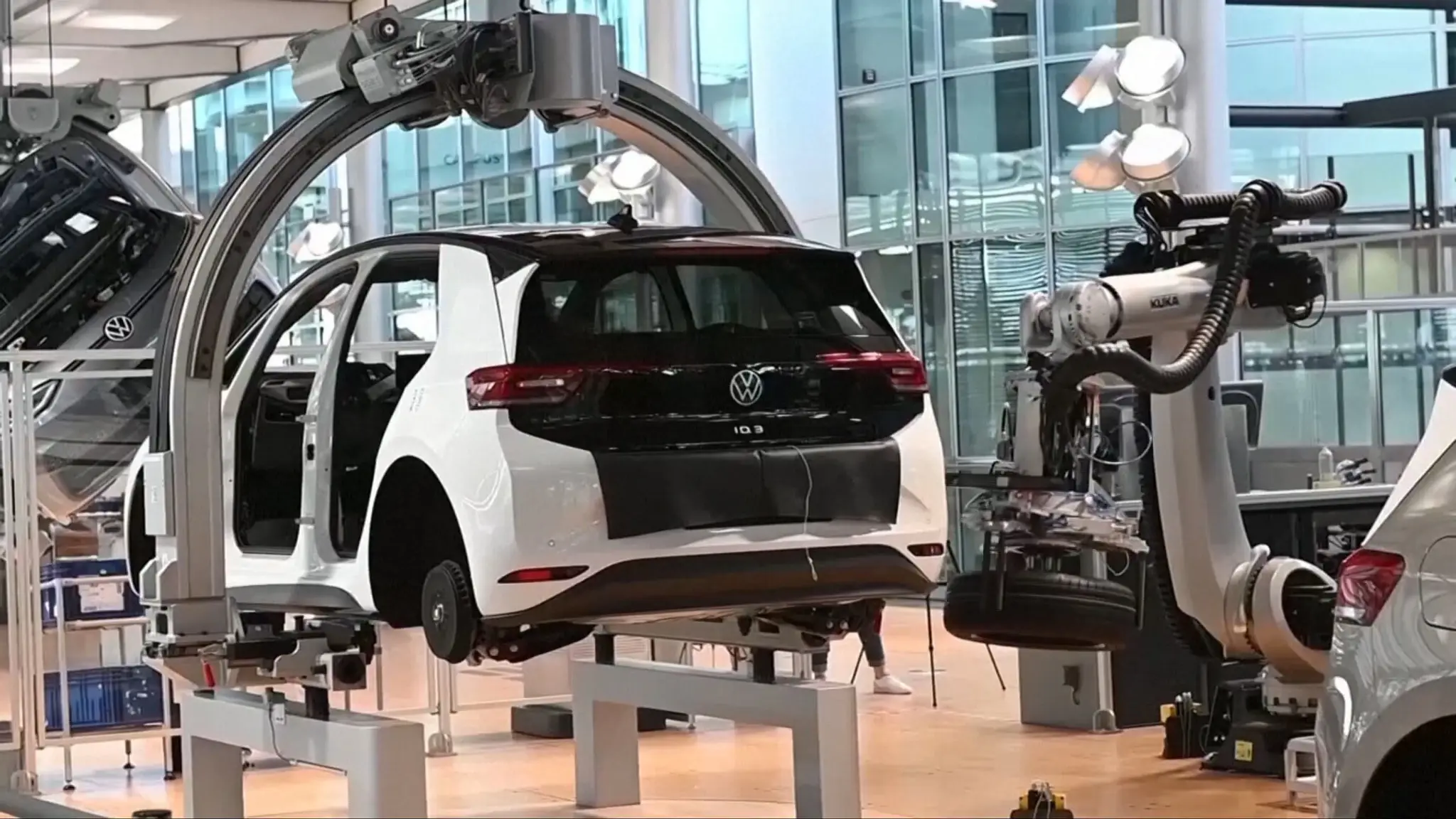 Bratislavský Volkswagen môže prísť o Porsche Cayenne.