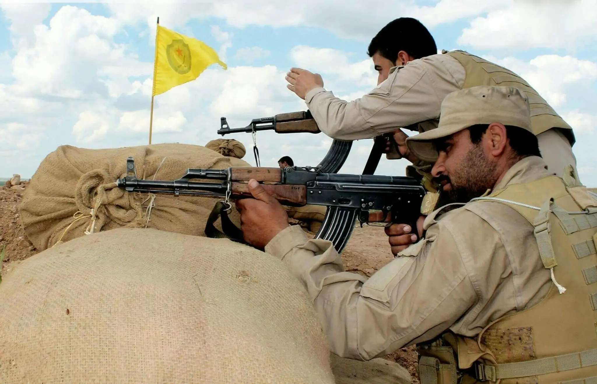 Kurdskí bojovníci z milícií YPG (ľudové obranné jednotky).