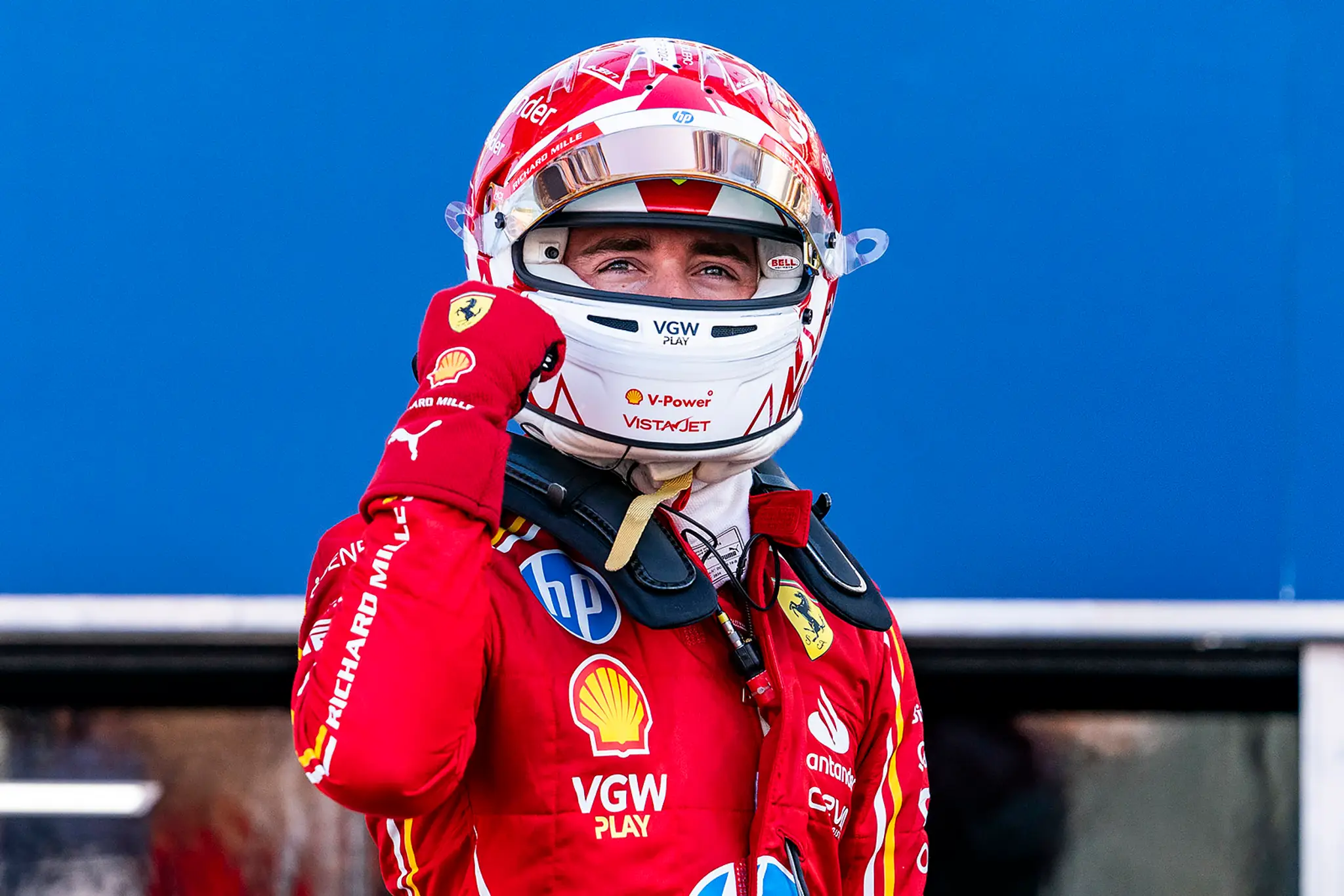 Charles Leclerc z Ferrari získal pole position.