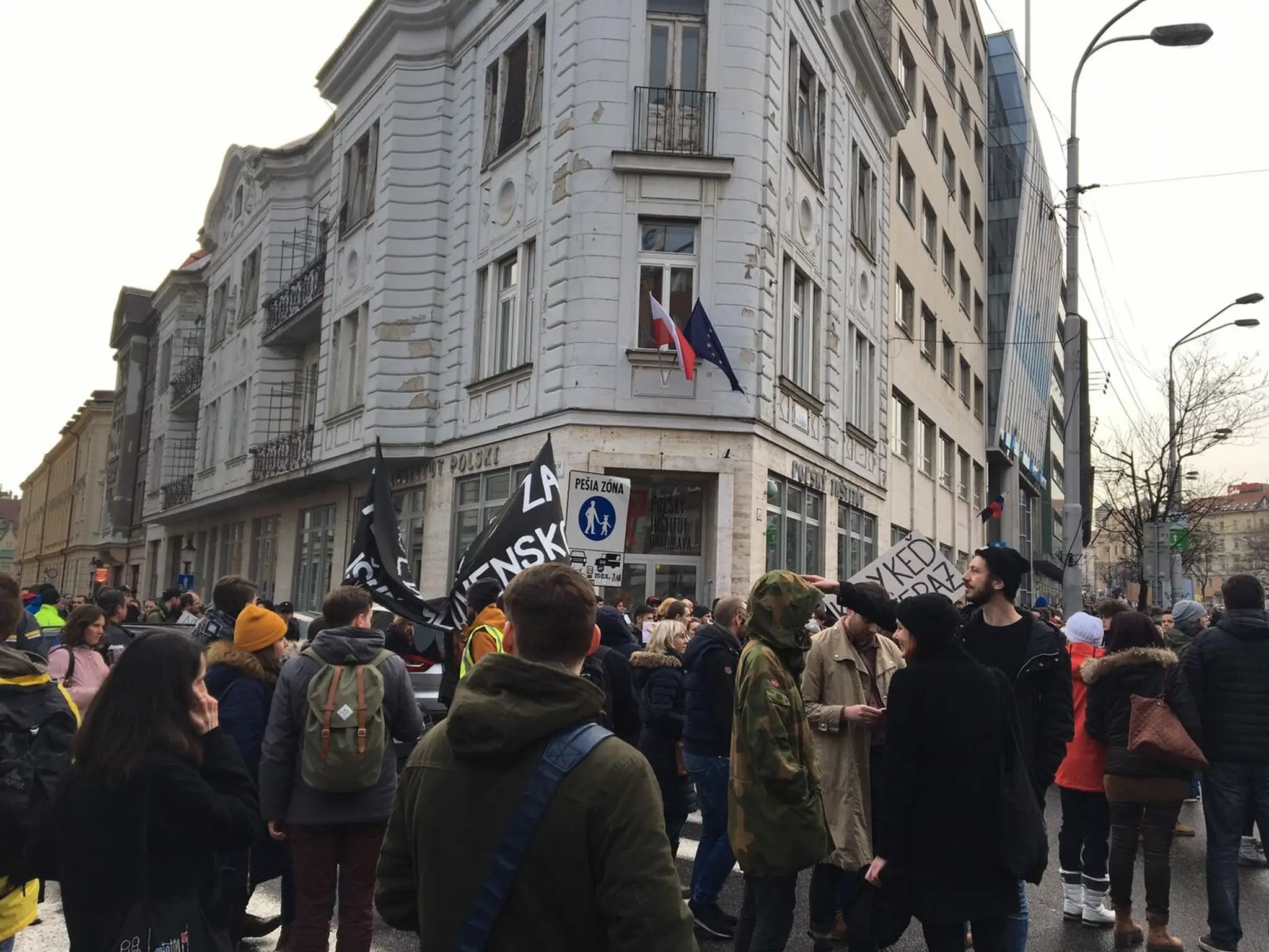 Na bratislavskom proteste Za slušné Slovensko. 