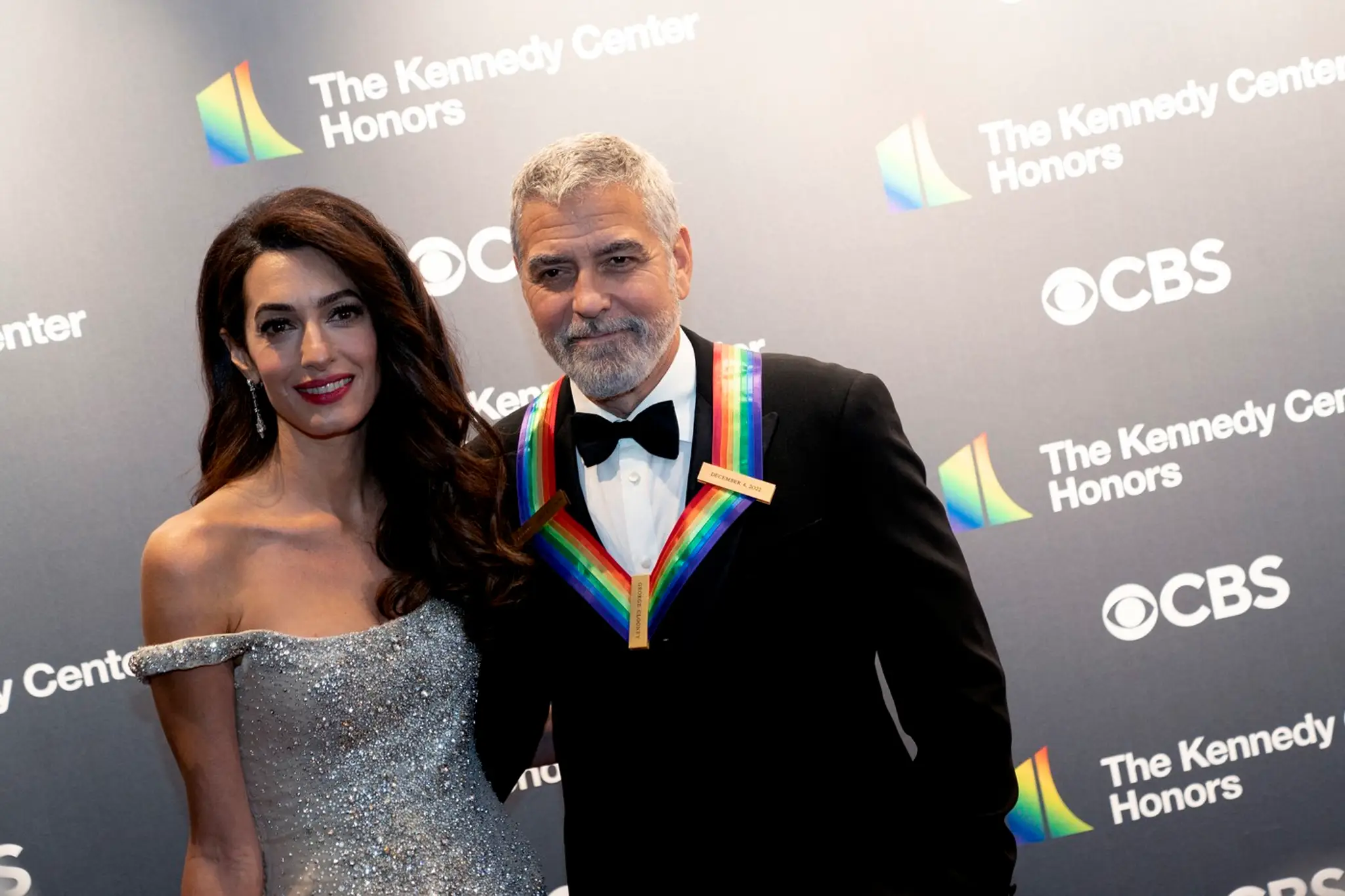 George Clooney s manželkou Amal na archívnej snímke z roku 2022.