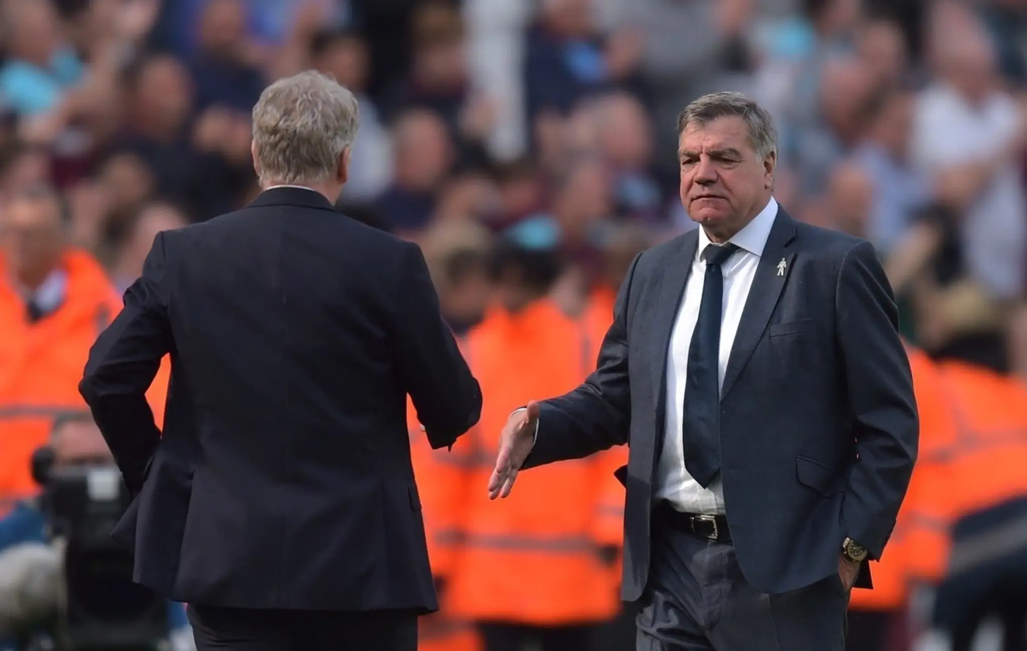 David Moyes (otočený chrbtom) a Sam Allardyce..jpg