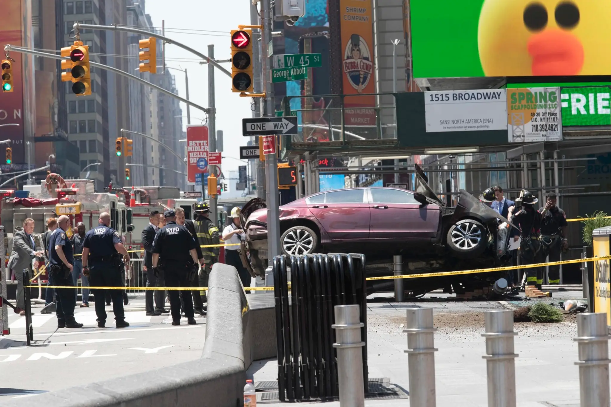 Times Square po nehode.