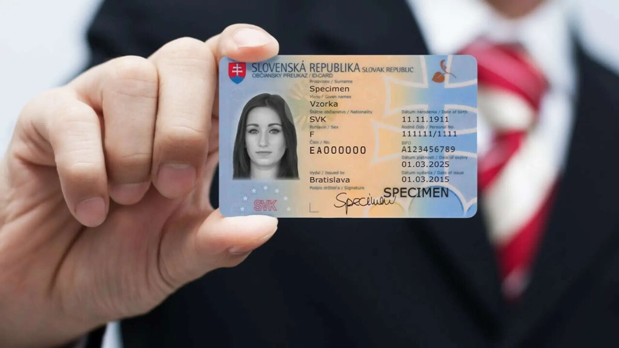 Občiansky preukaz s BIFO (ilustračná snímka)