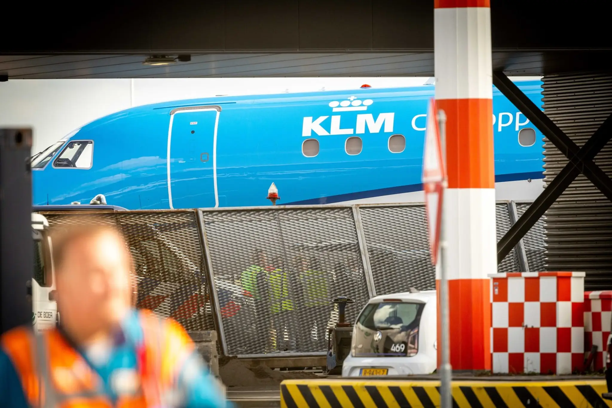 Tragický incident na letisku v Amsterdame.