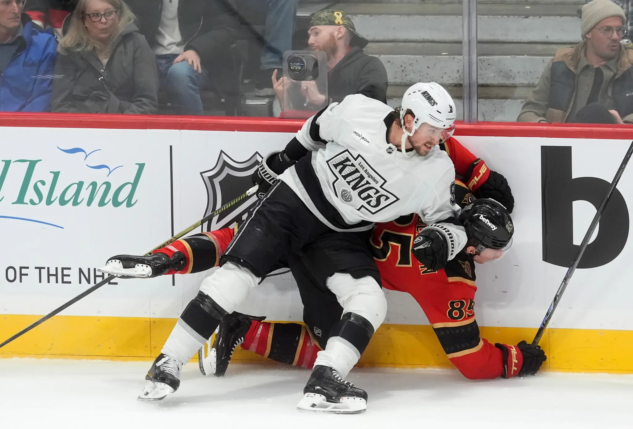 Na snímke hráč Los Angeles Kings  Adrian Kempe.