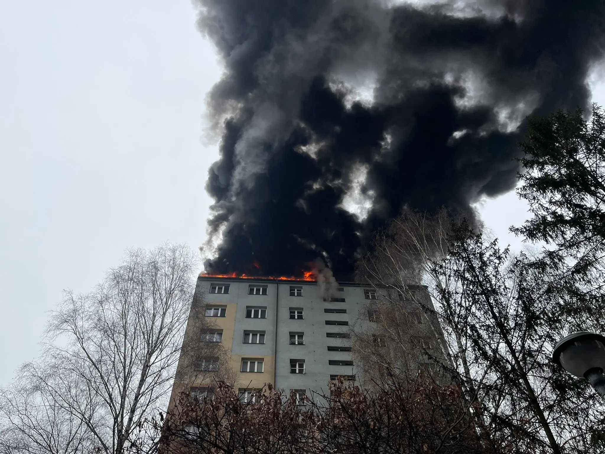 Požiar paneláku v Českom Těšíne