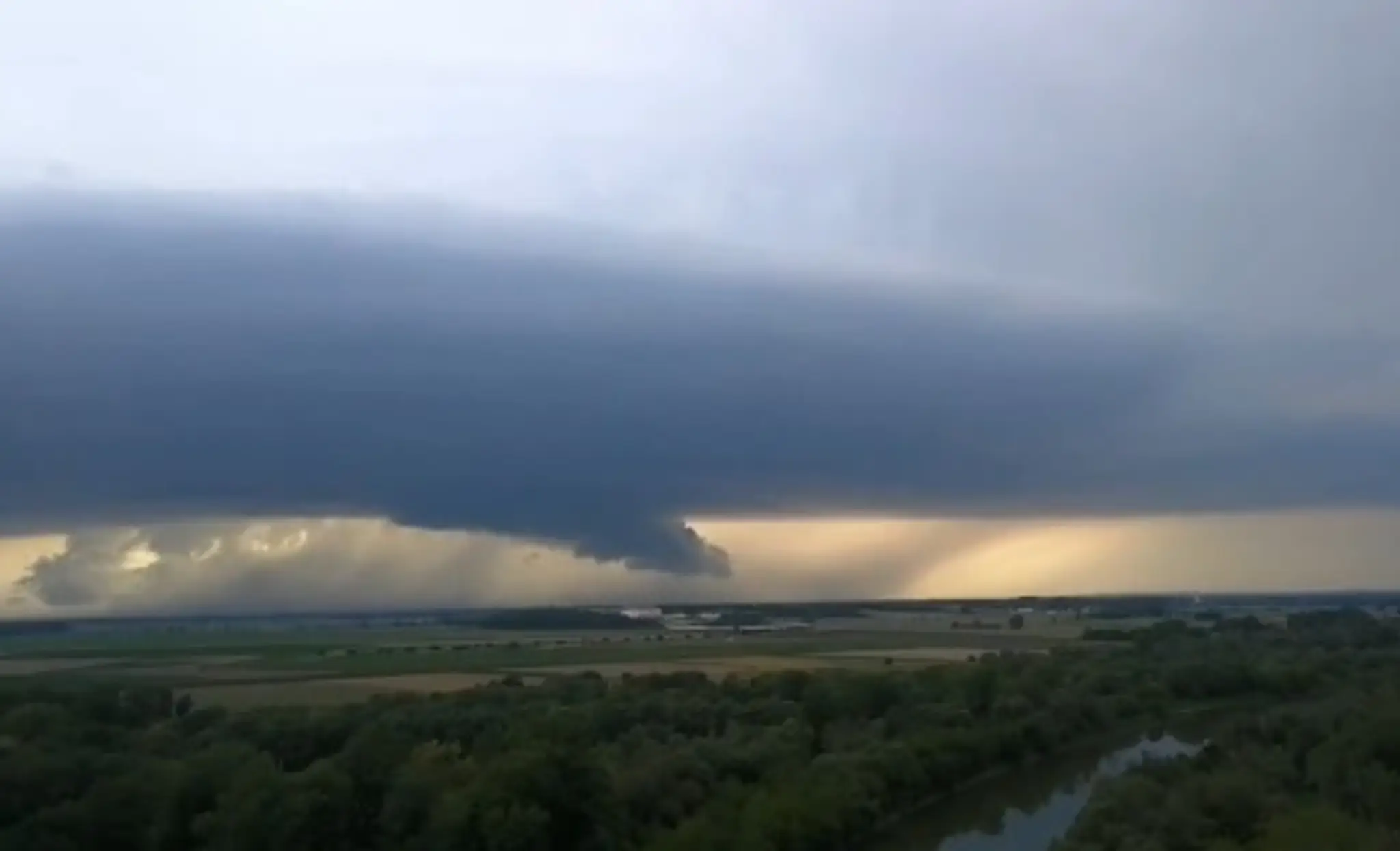 Výstrahy pred búrkami na utorok 13. augusta 2019.