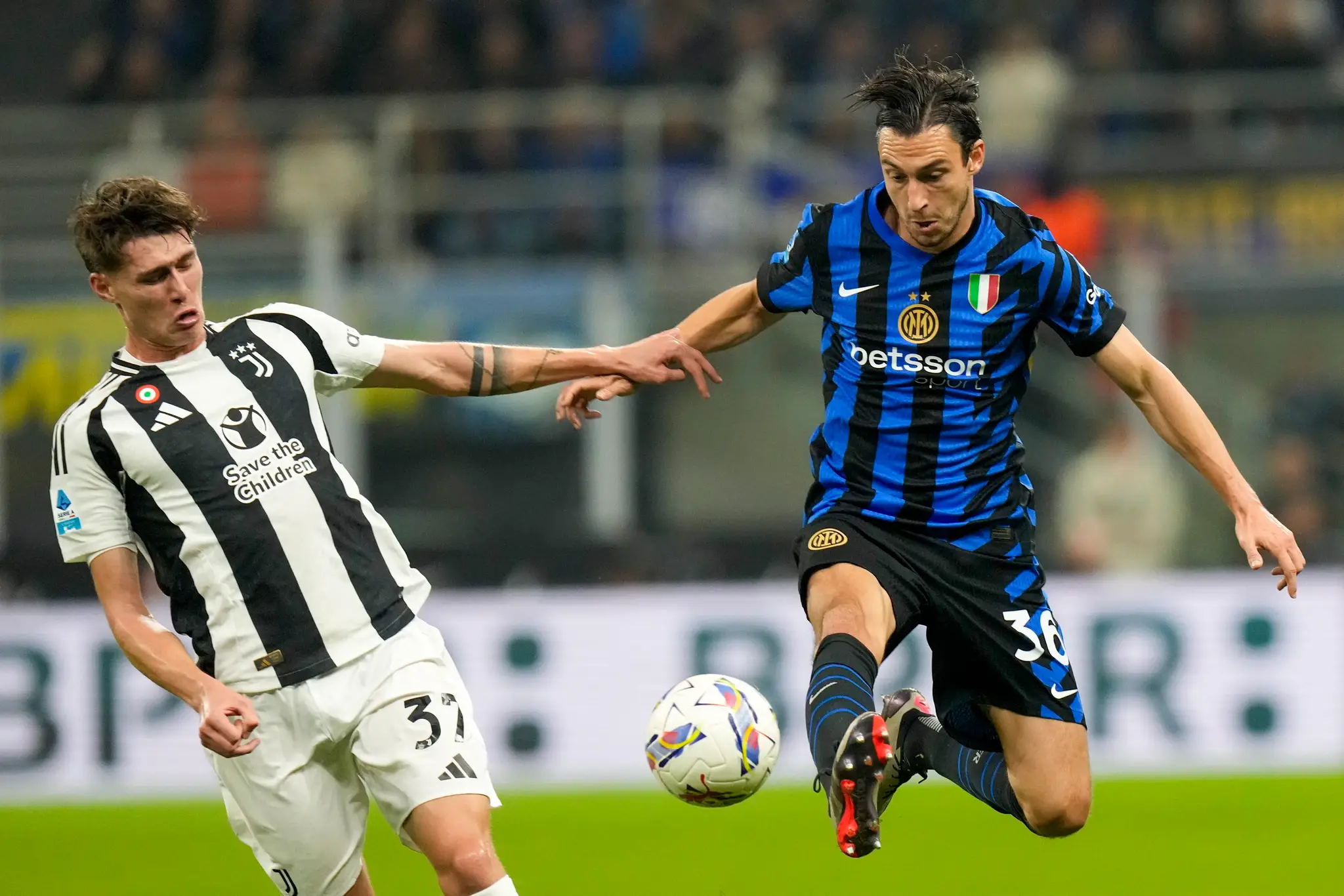 Inter Miláno a Juventus sa rozišli po remíze 4:4.
