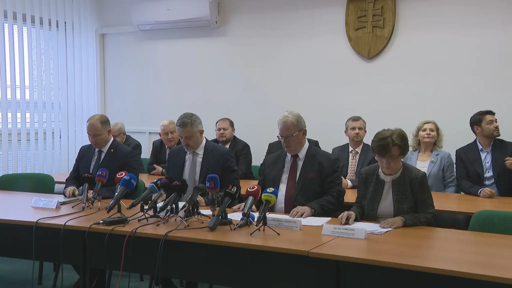 Tlačová konferencia o oficiálnych výsledkoch prvých spojených volieb