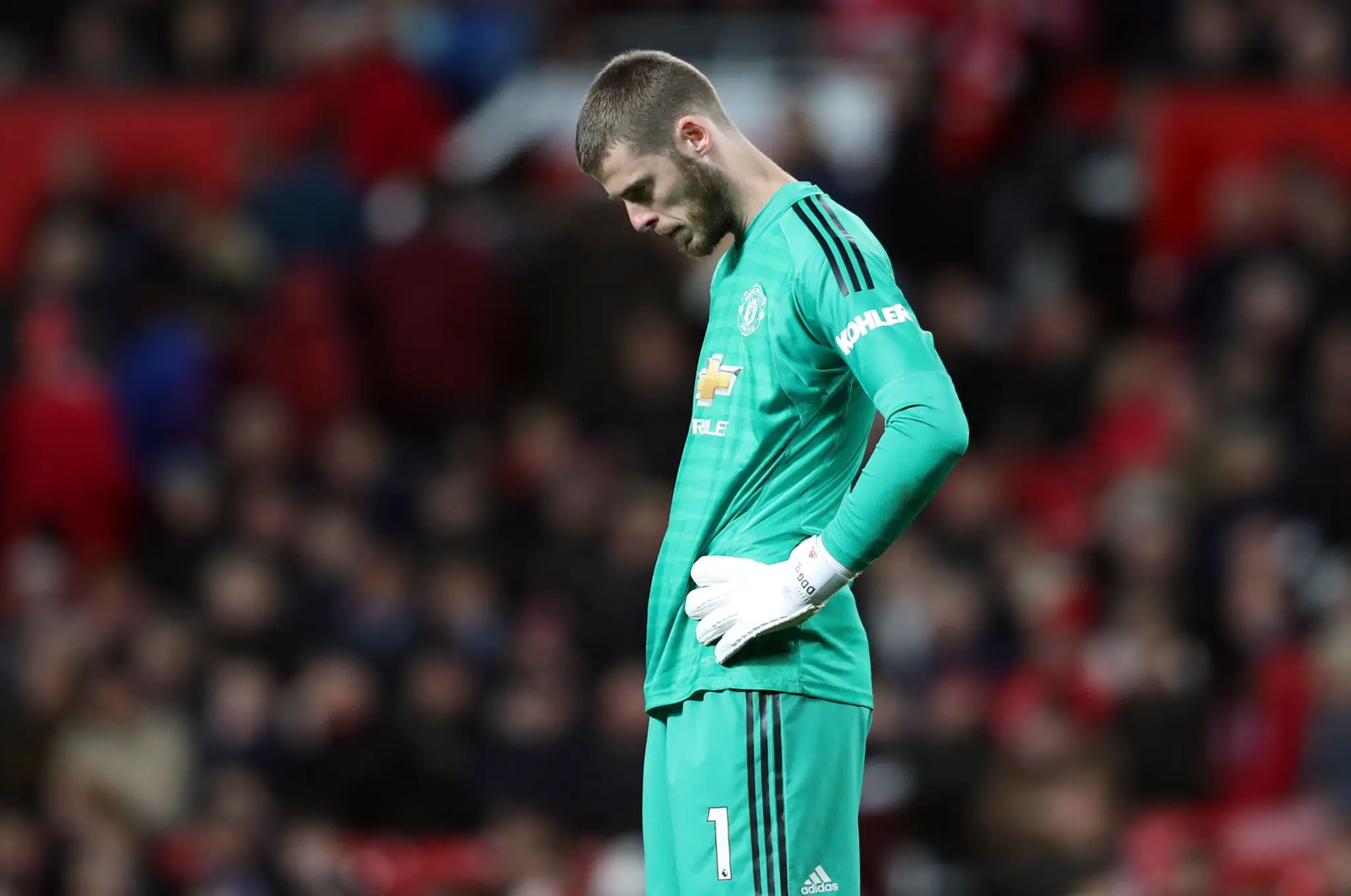 David de Gea z Manchesteru United reaguje v dueli proti Manchesteru City.