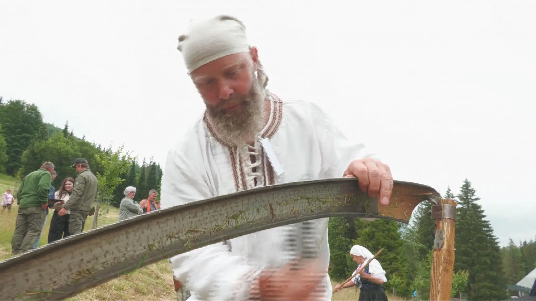 Vzali kosy do rúk a oživili starú tradíciu.
