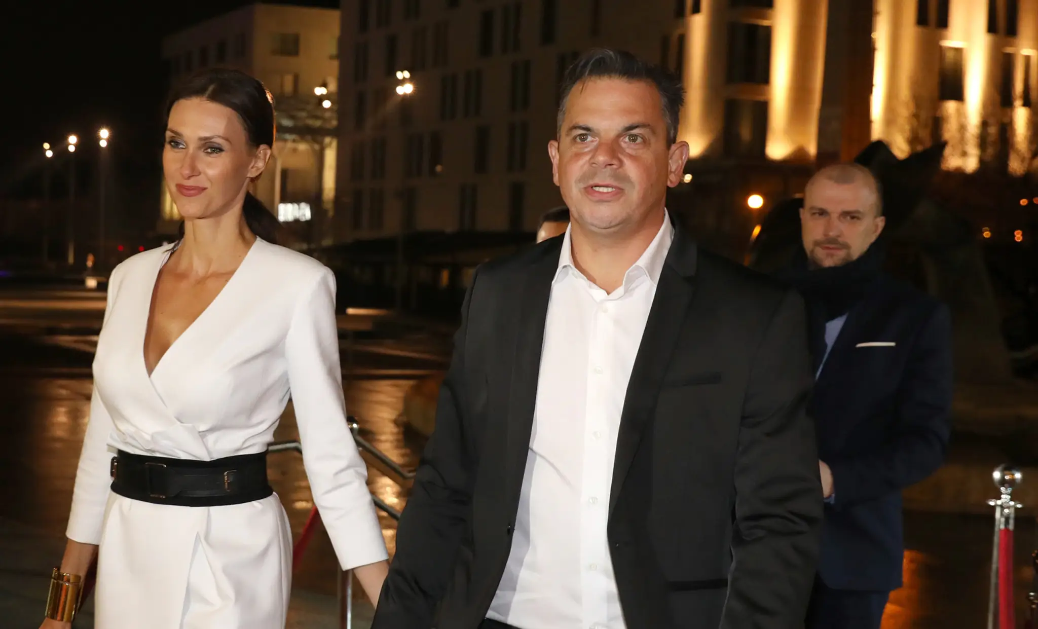 Príchody hostí na OTO: Danglova žena vyrazila dych sexy šatami
