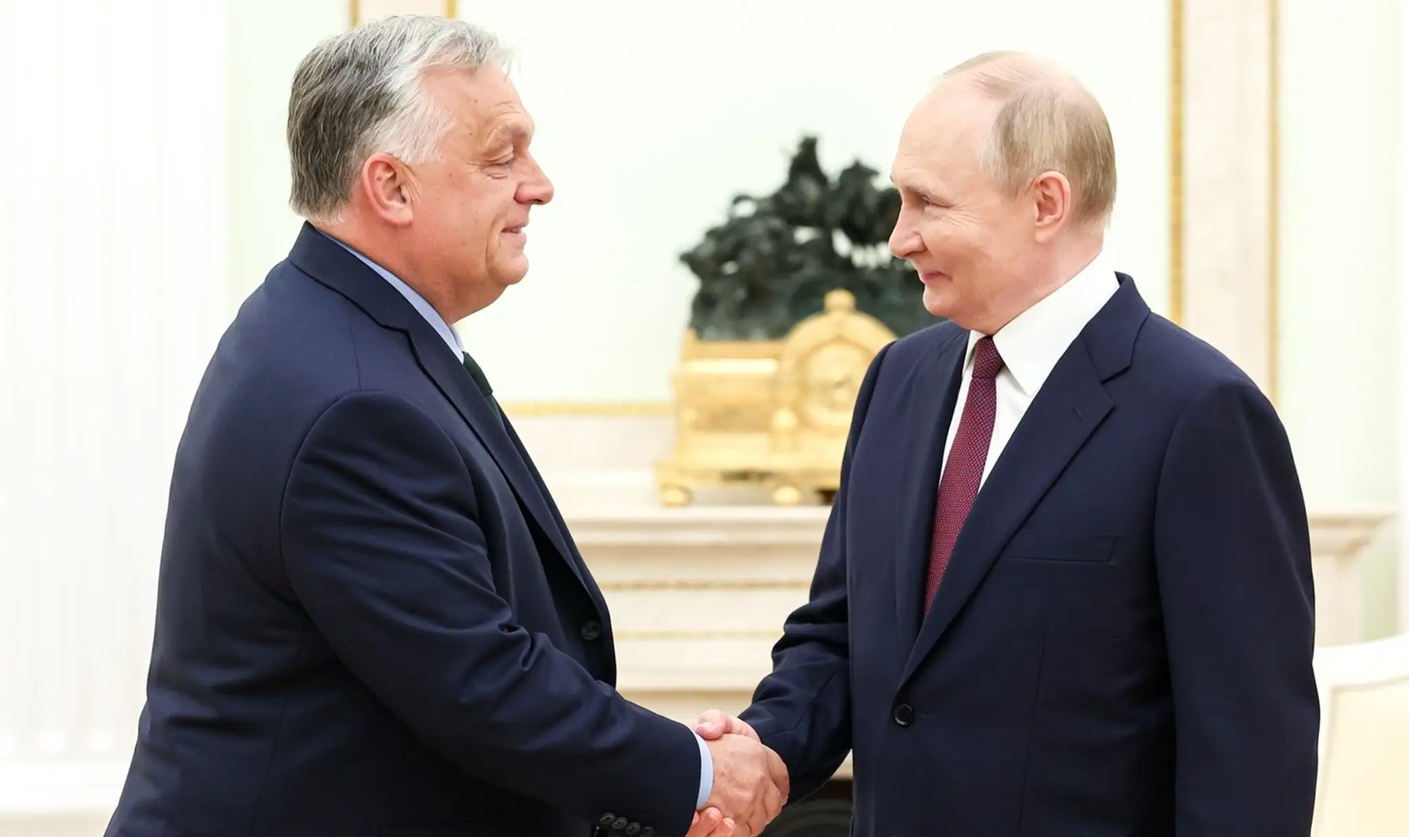 Viktor Orbán a Vladimir Putin počas stretnutia v Kremli.
