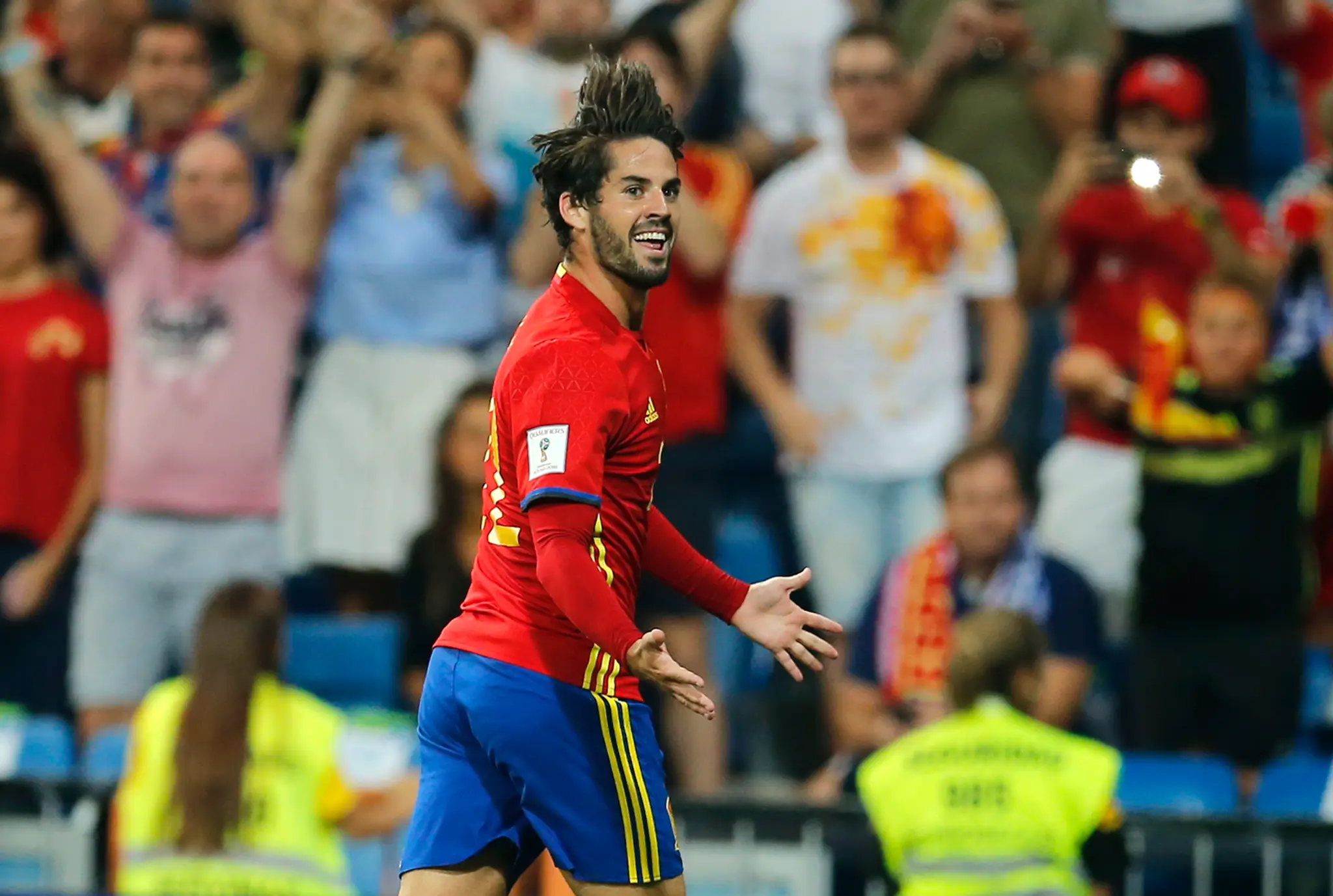 Isco sa v drese Španielska teší z gólu.