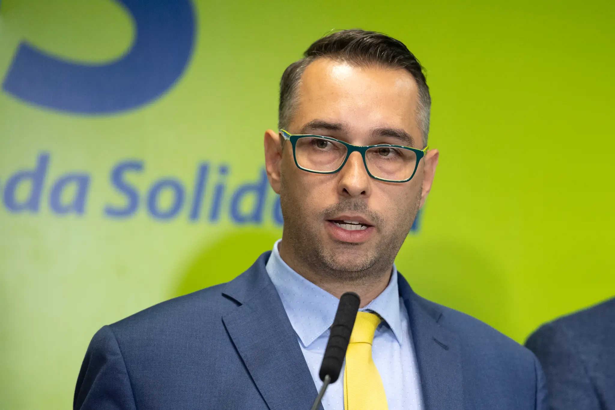 Poslanec NR SR za stranu Sloboda a Solidarita Peter Cmorej počas tlačovej konferencie v auguste 2022.