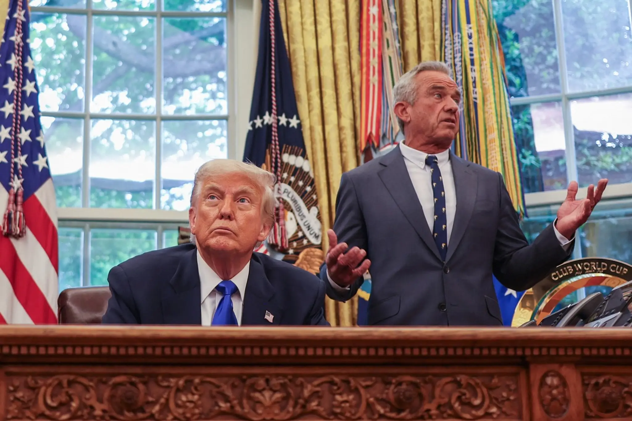 Prezident USA Donald Trump a minister zdravotníctva Robert F. Kennedy.