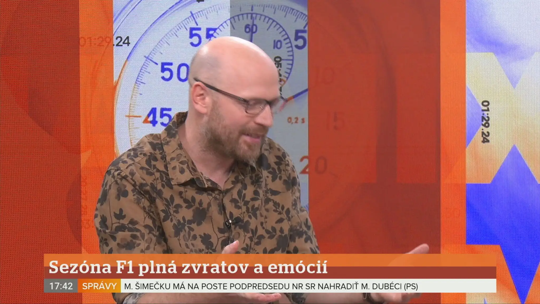Komentátor F1 ťevo Eisele v štúdiu TN live.