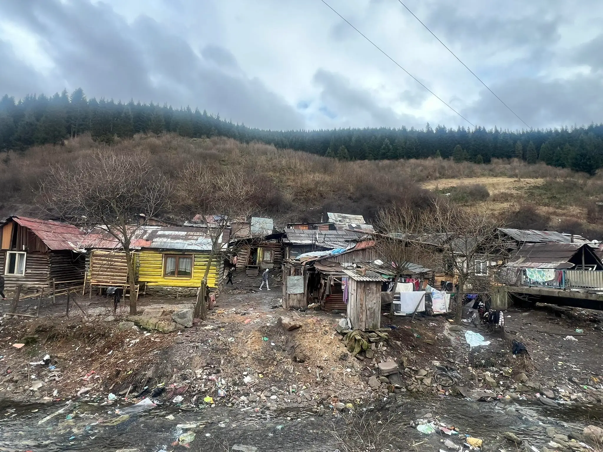 Nestabilný svah nad rómskou osadou v Kolačkove