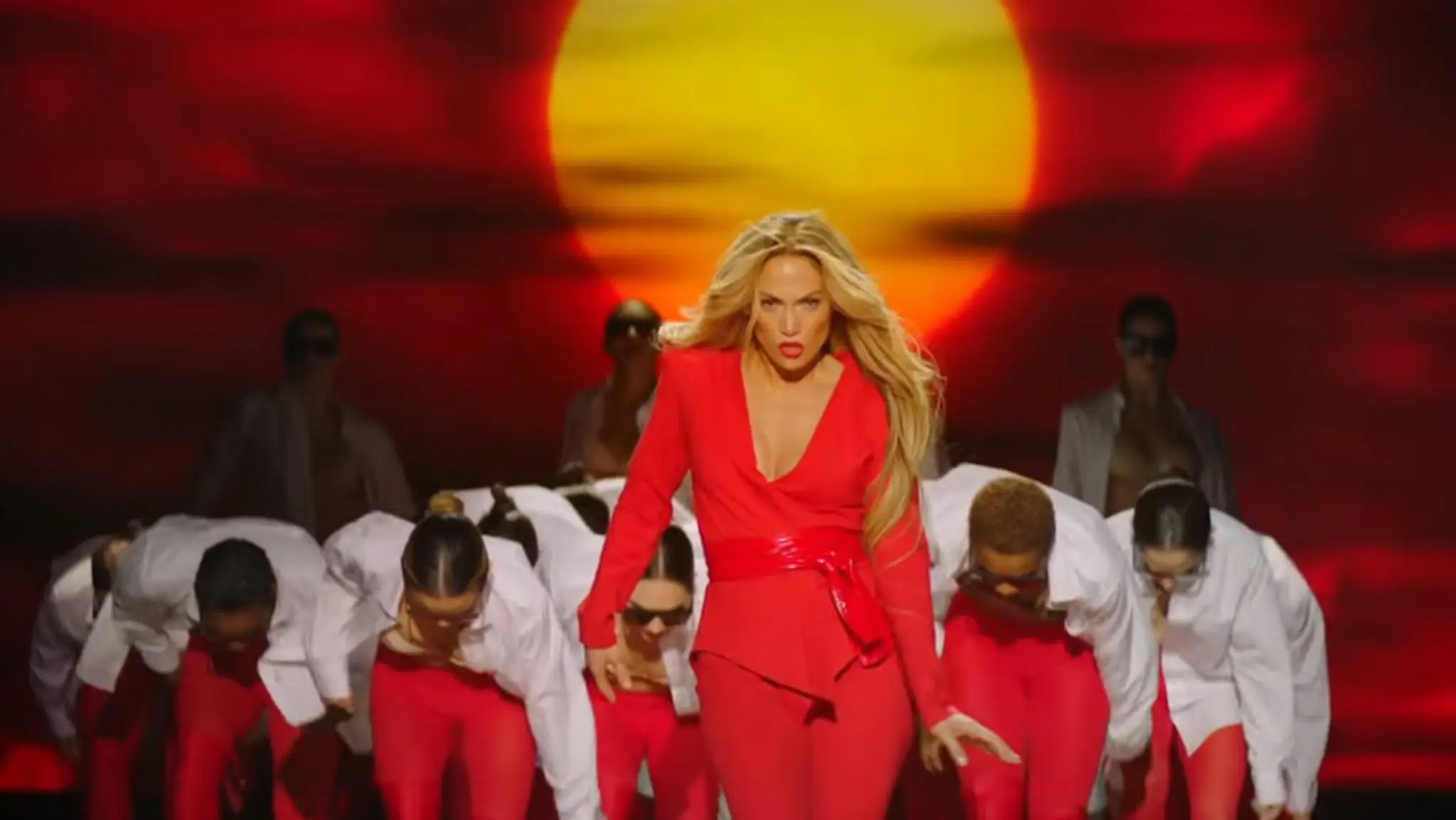 JLo vo videoklipe Limitless