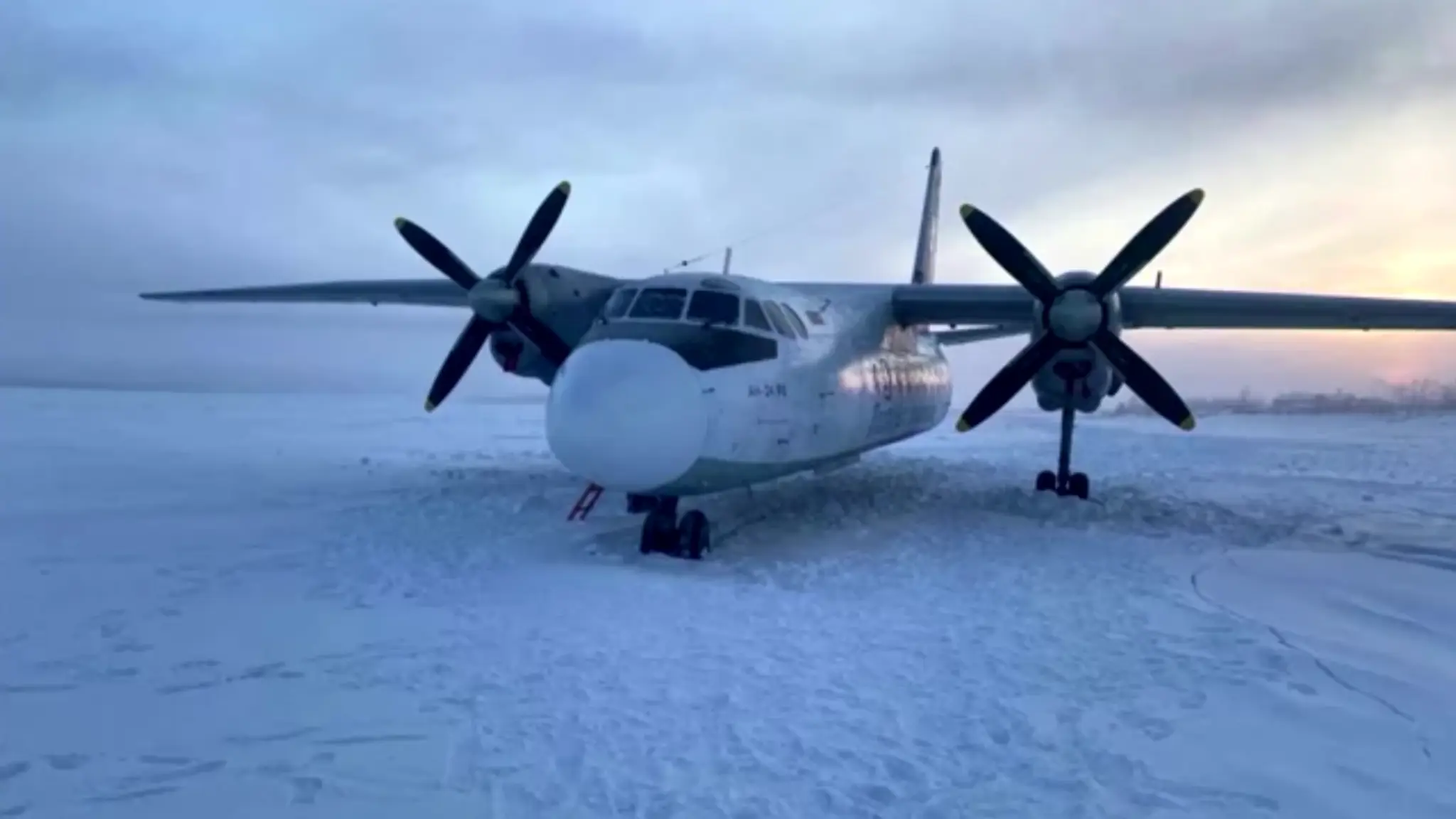 Lietadlo pristálo na zamrznutej rieke
