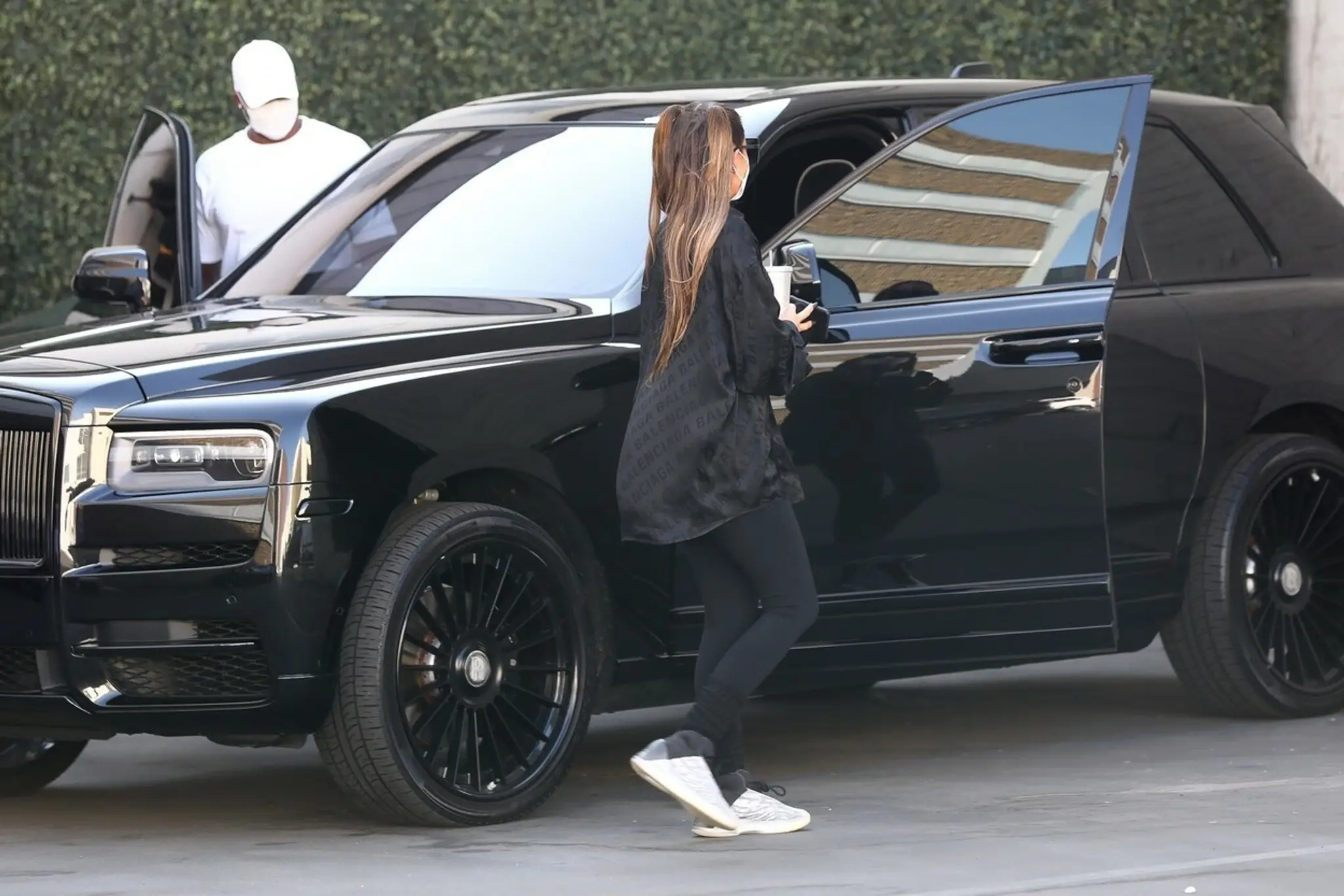Na snímke Tristan Thompson a Khloé Kardashian.