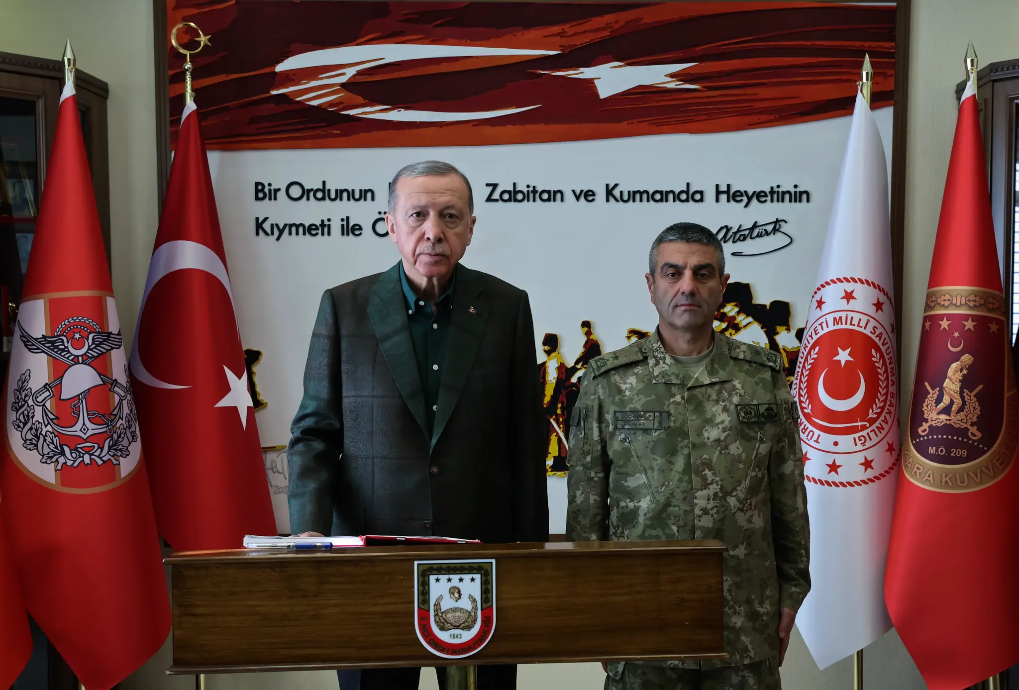 Turecký prezident Recep Tayyip Erdogan na návšteve zemetrasením zasiahnutého mesta Gaziantep.