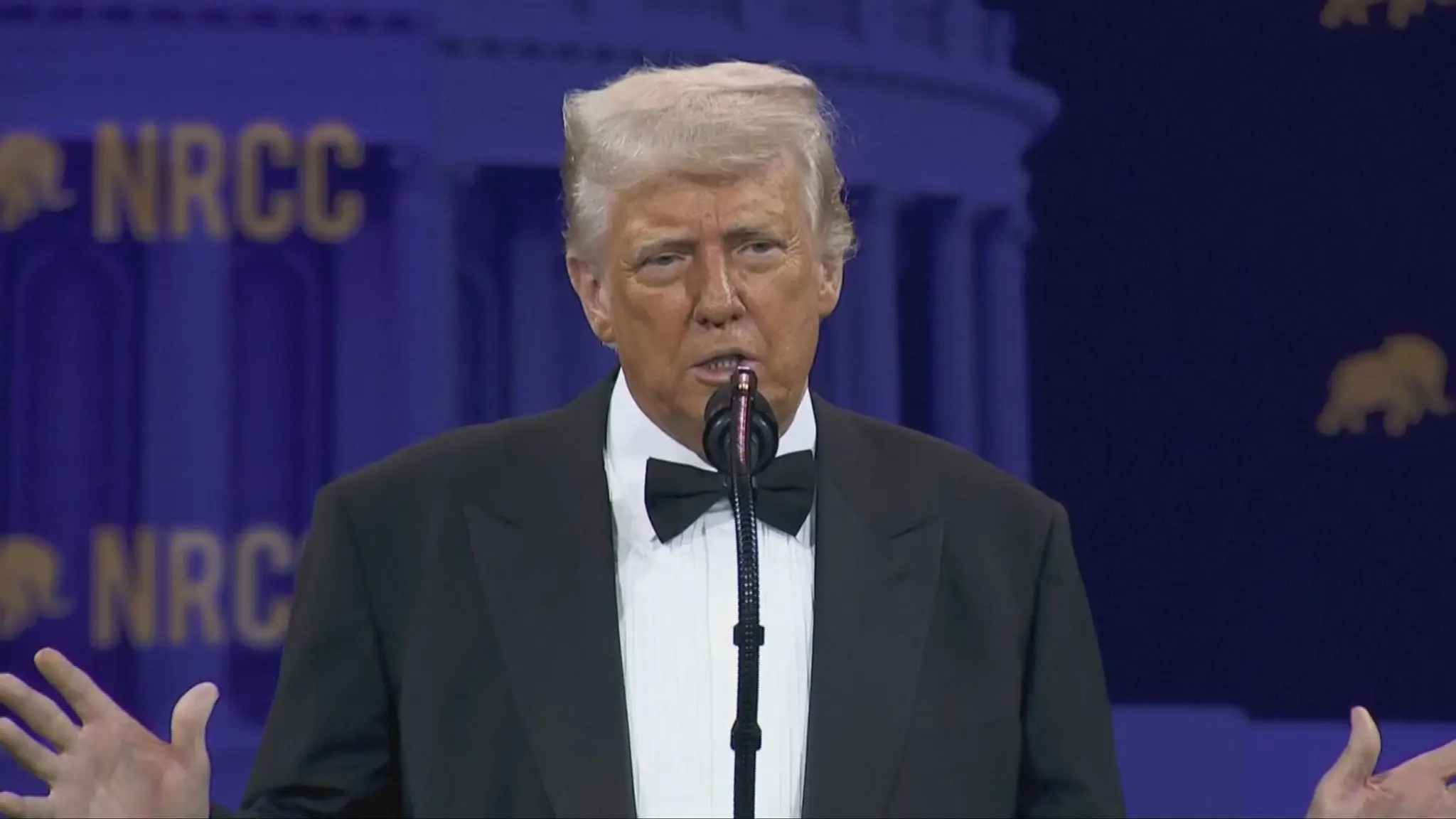 Svet si vydýchol, keď Trump pozastavil clá