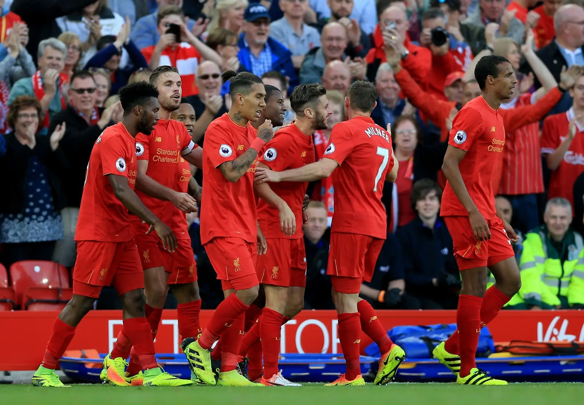 Radosť hráčov FC Liverpool..