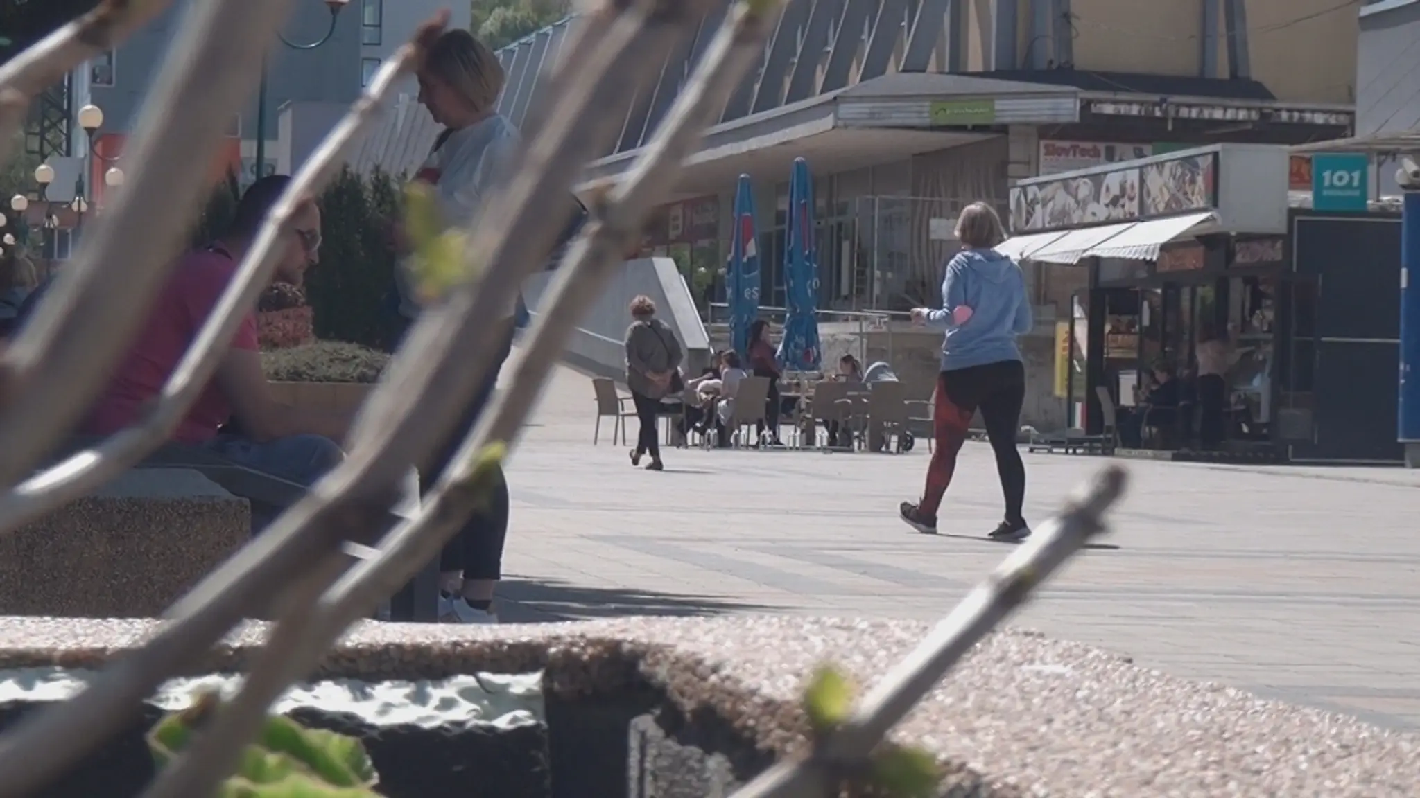 Považskobystrický a Myjavský okres sú stále v bordovej farbe. 