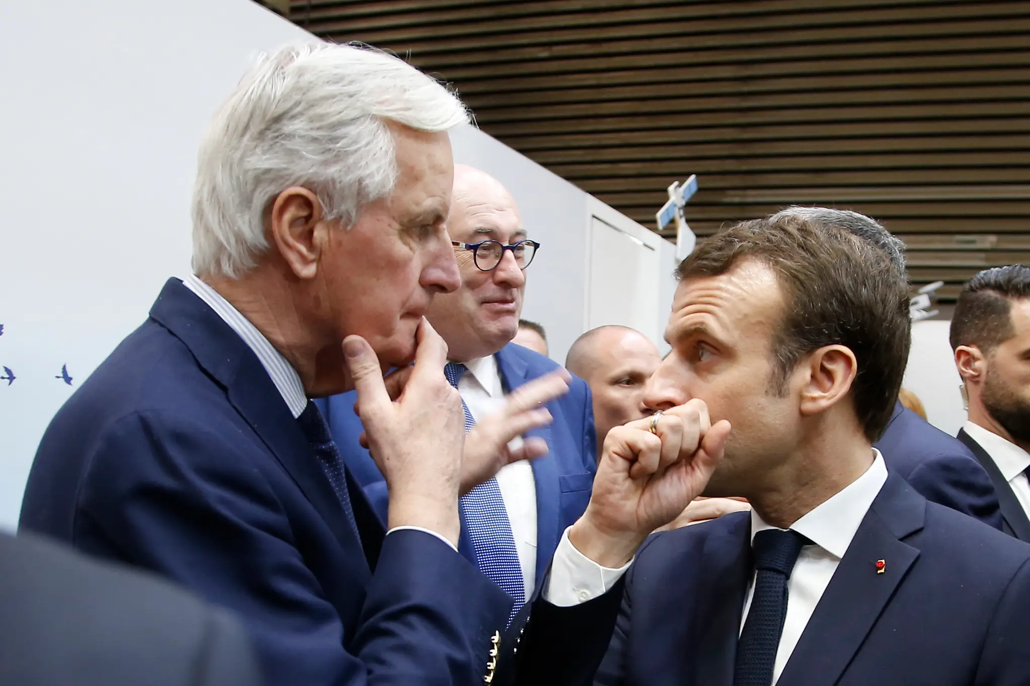 Macron vymenoval za nového premiéra Michela Barniera